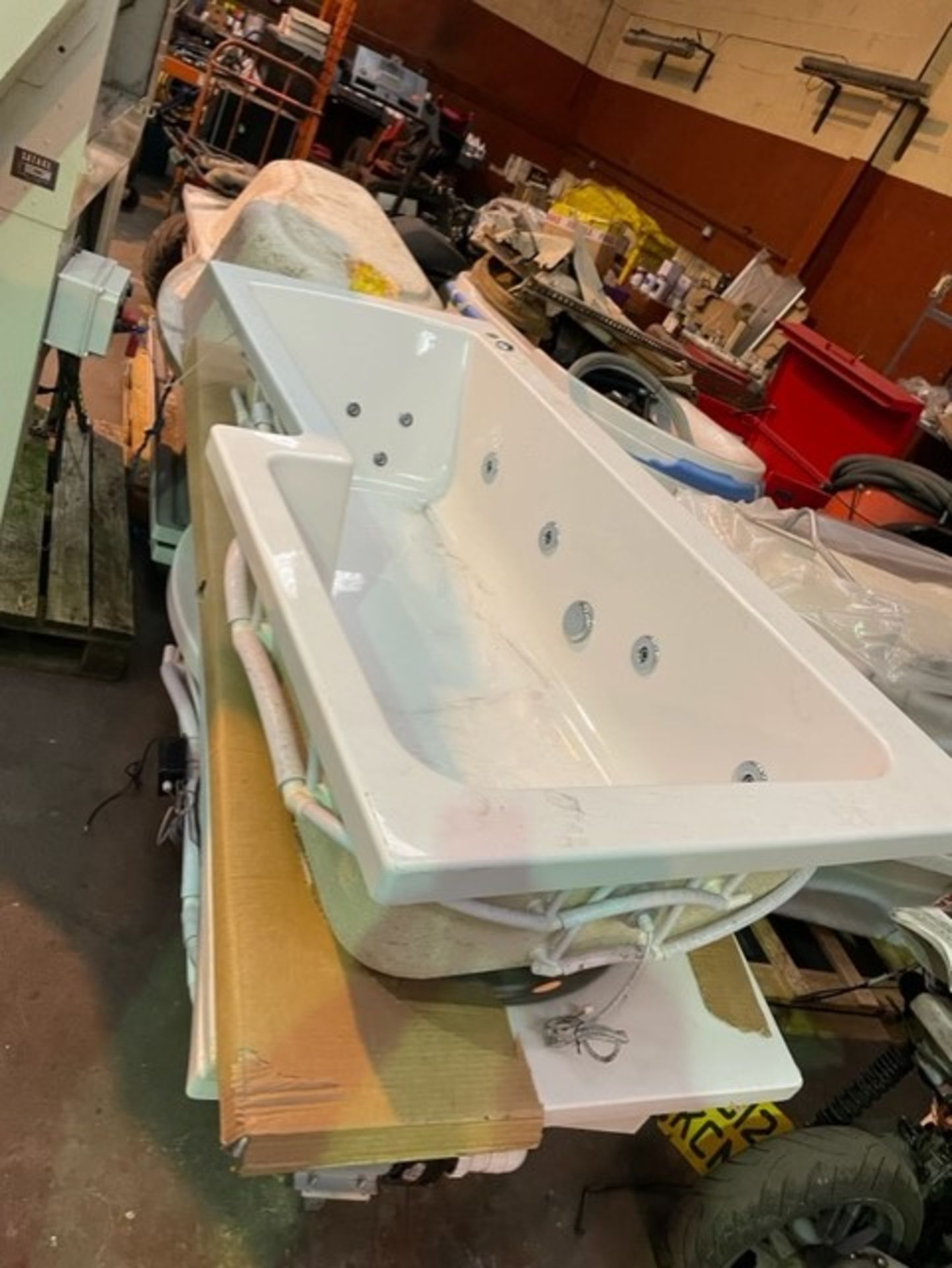Bath tubs jacuzzi style unused you are bidding for 1 no jacuzzi