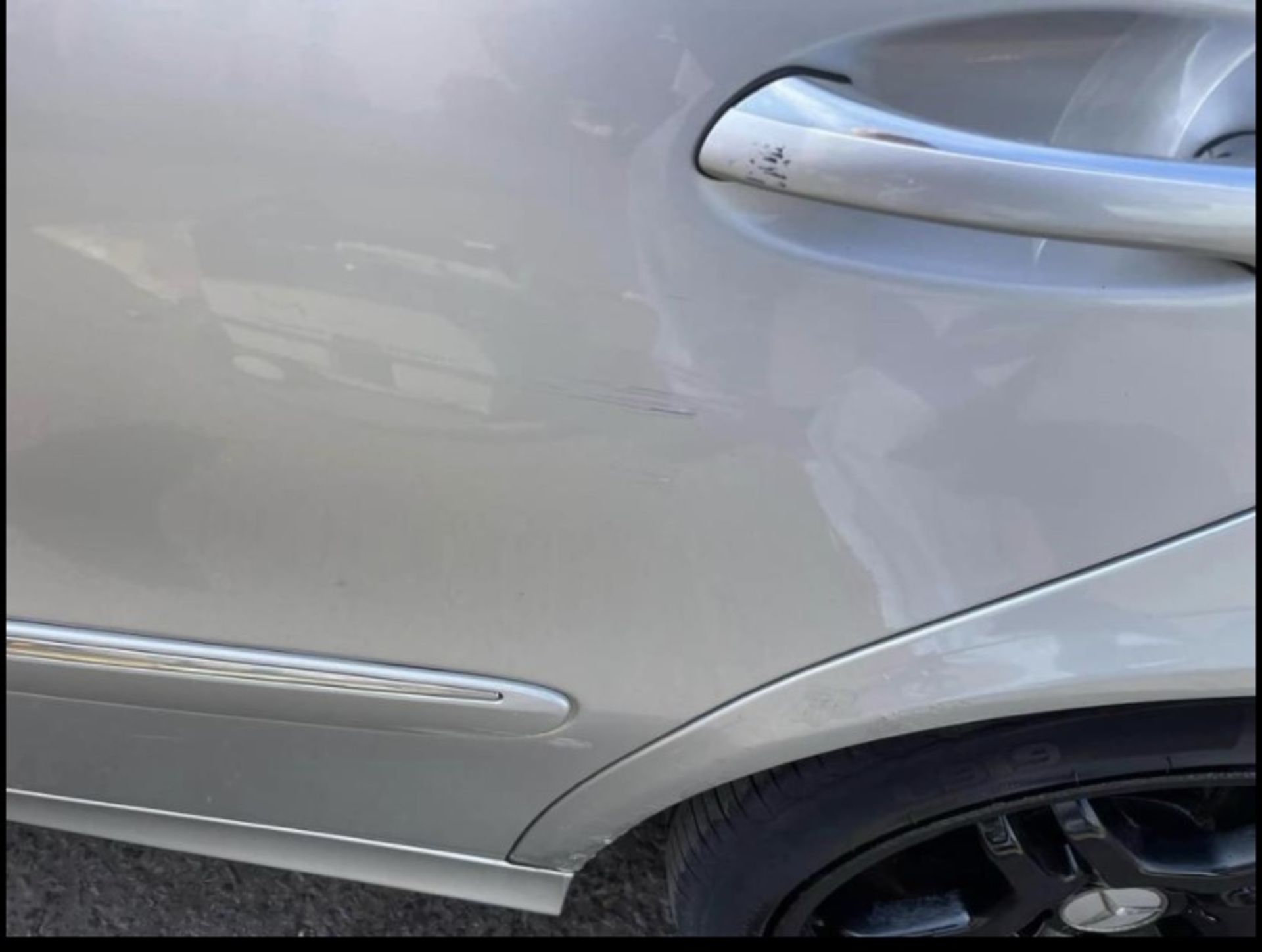 Mercedes E320 CDI 103k genuine miles , mot untill aug 23 as per pictures has scratches as shown in - Image 7 of 14