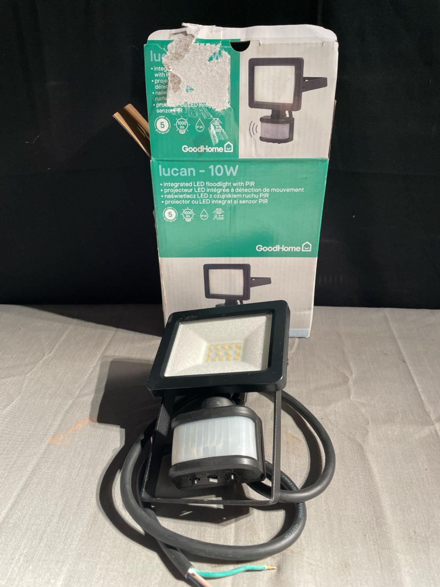 Lucan 10W integrated LED floodlight. New in box