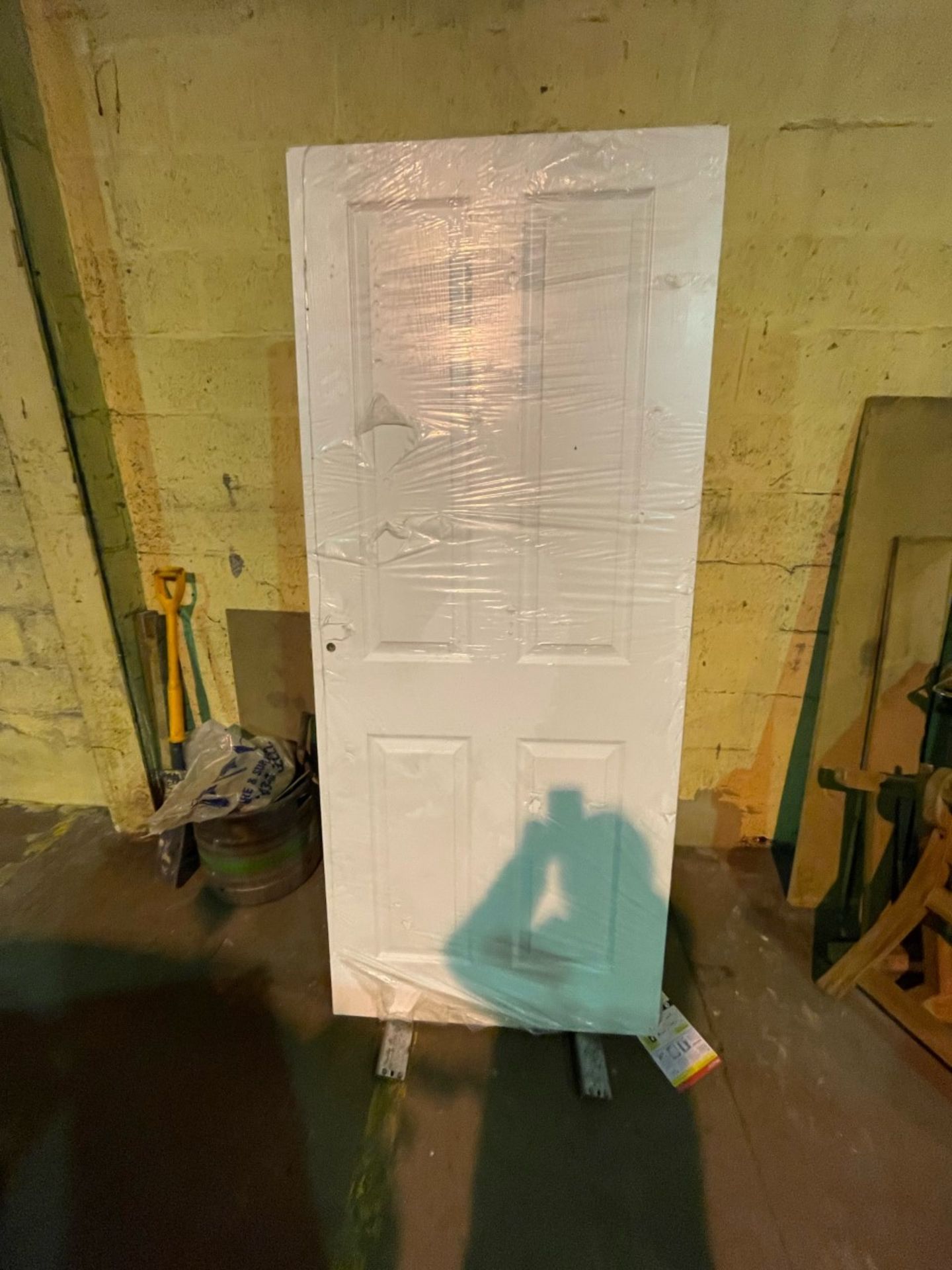 1x new internal fire door. 838mm x 1981mm x44mm