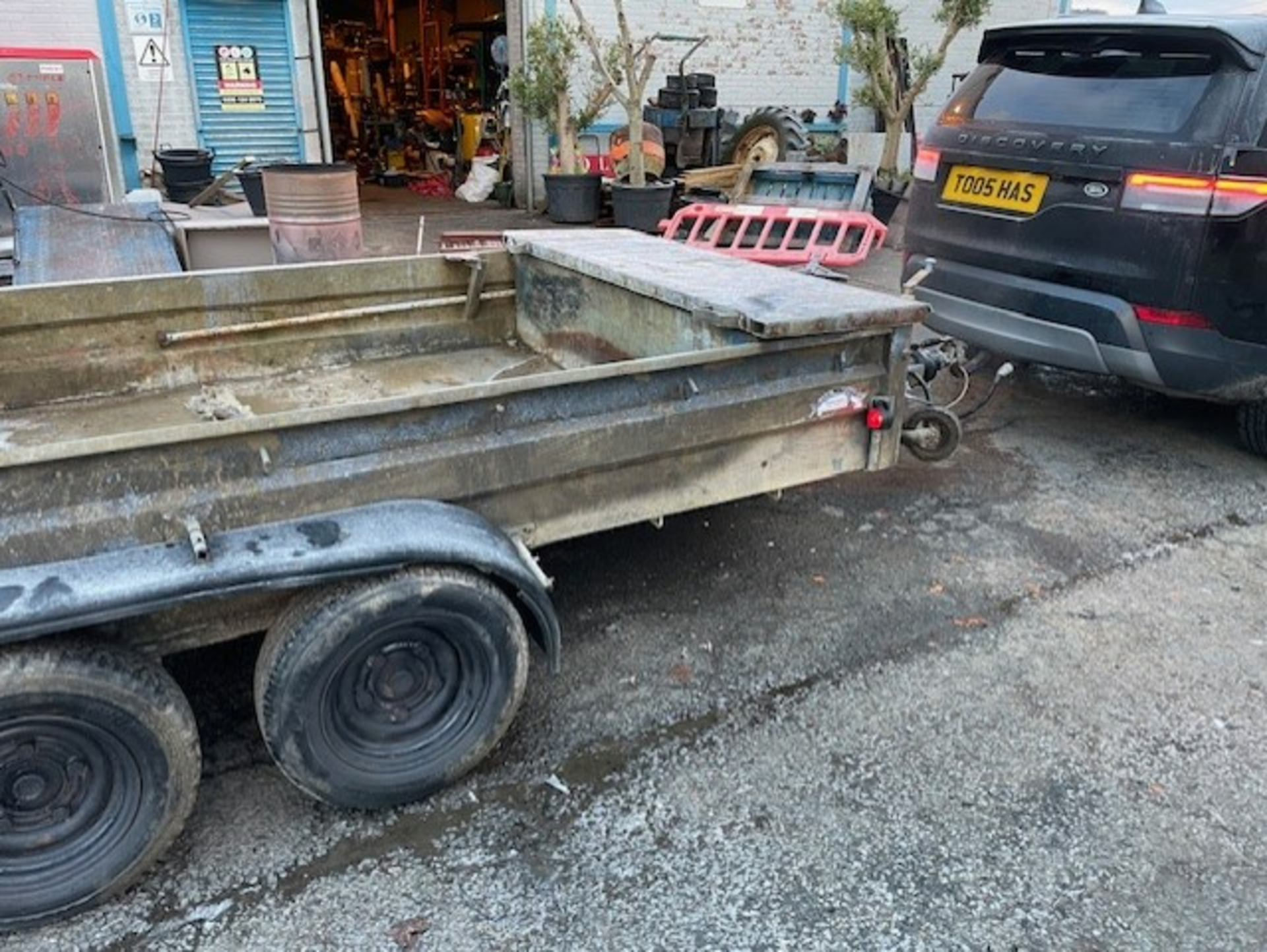 Graham Edwards Twin Wheeled Fencing Trailer 3.7m x 1.8m 3500kg good strong trailer been used as a - Image 2 of 7