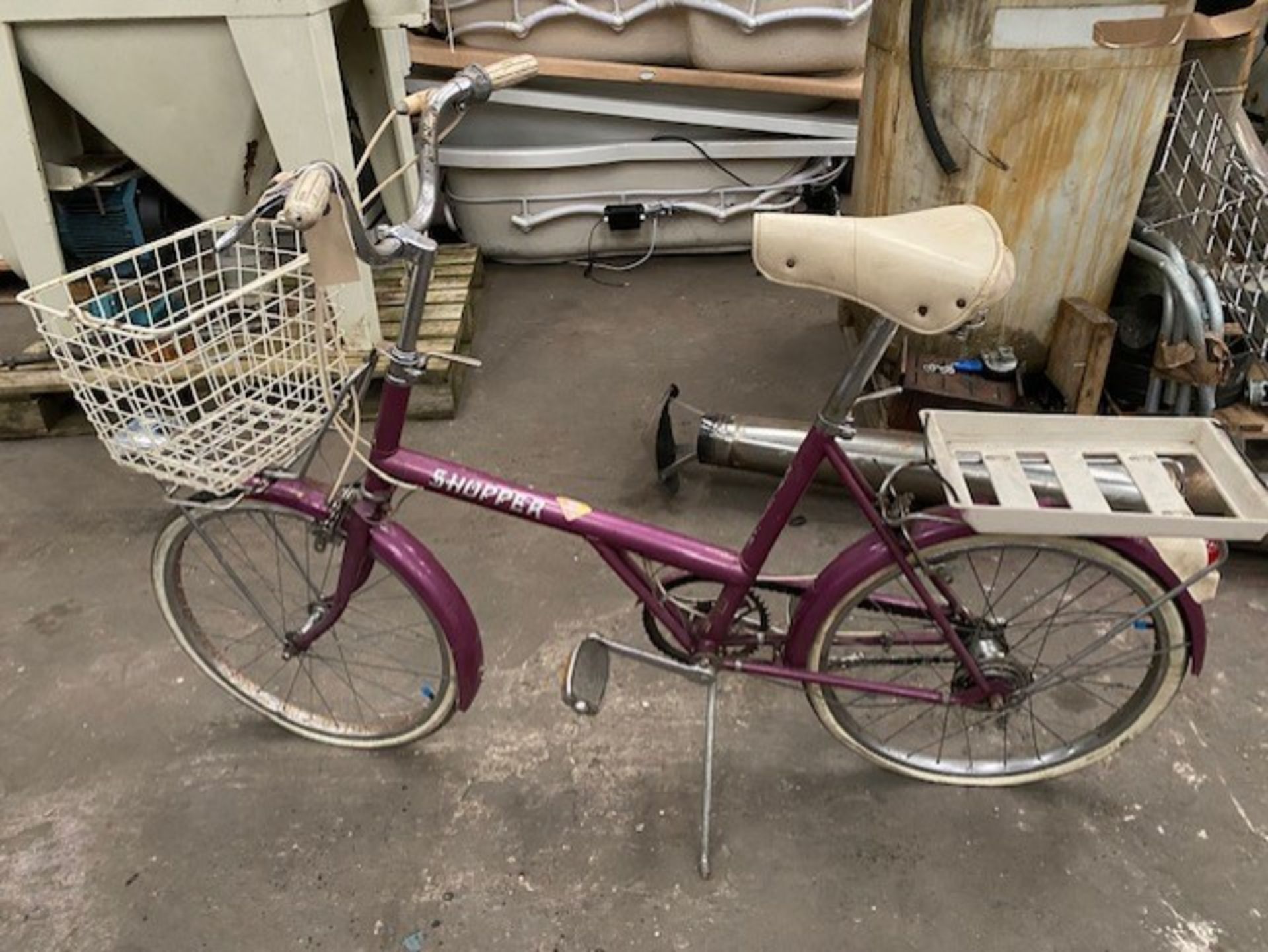 Raleigh Shopper Bike , needs some TLC