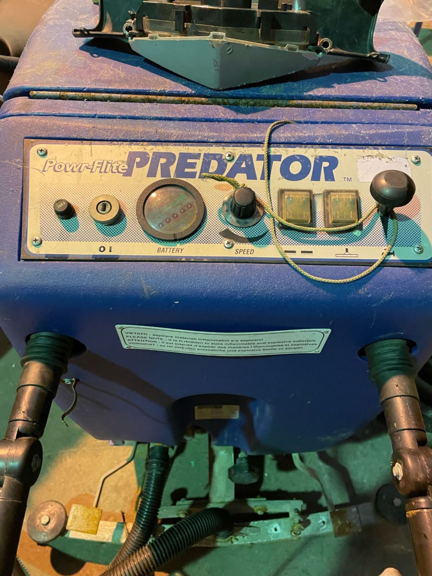 Power flite predator 22 floor scrubber cleaner. Spares or repair. - Image 3 of 3