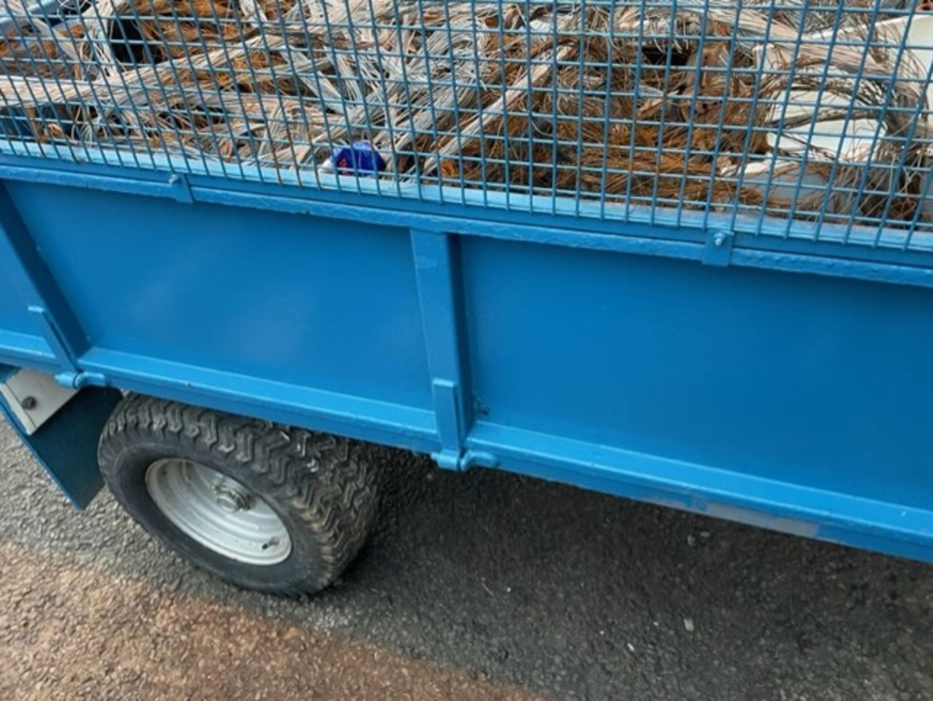 Tipping trailer Wessex  in good working order has the greedy board sides included  towbar to rear - Image 3 of 6