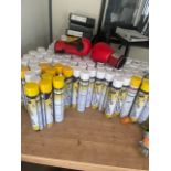 30 tins of white marker spray as a lot