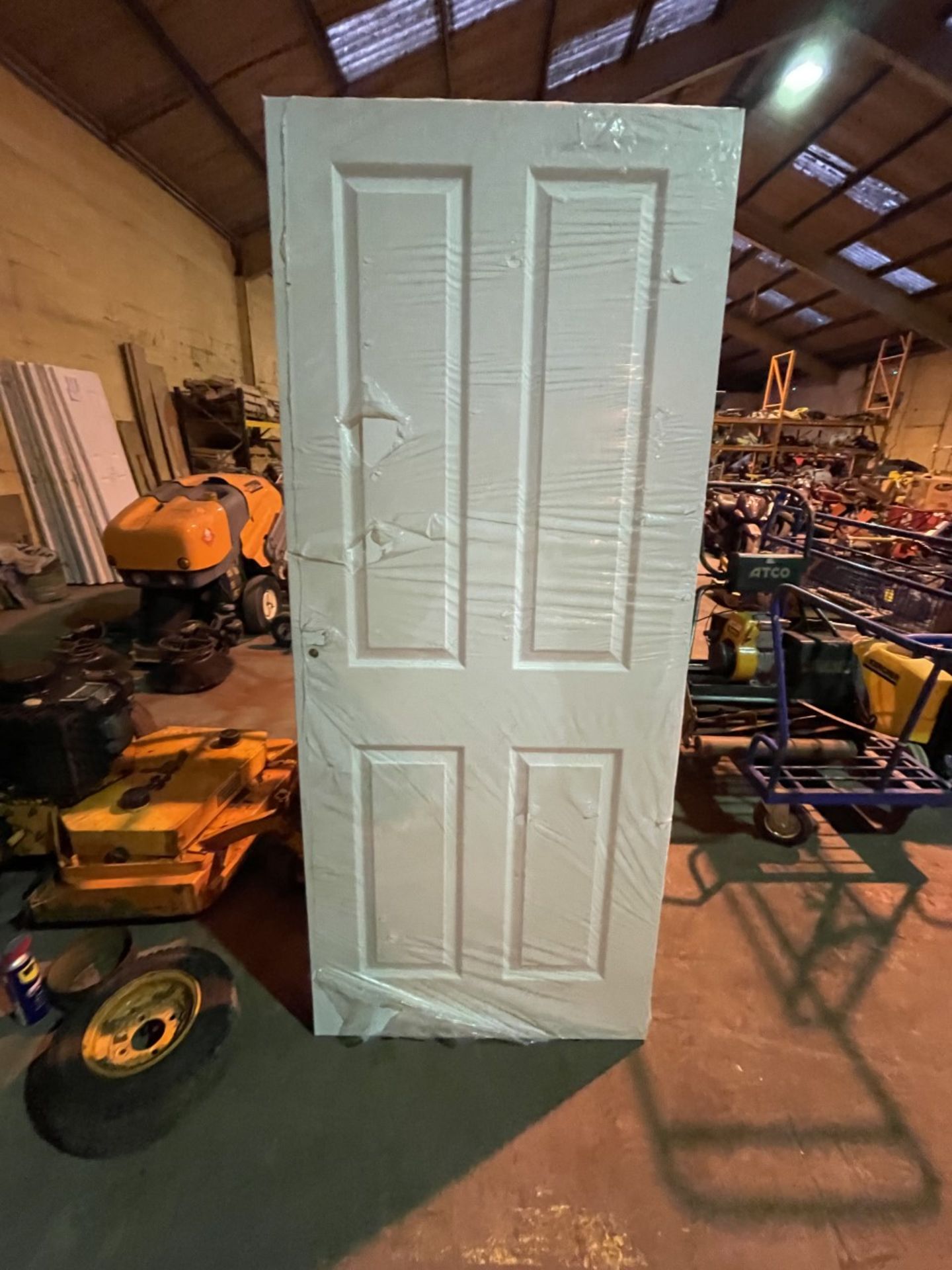 1x new internal fire door. 838mm x 1981mm x44mm