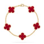 *NO RESERVE* 5 Motif Clover Bracelet, 18K Yellow Gold, Red Carnelian