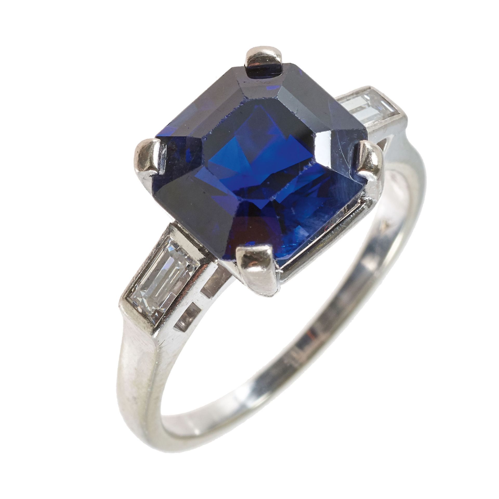 SAPHIR-DIAMANT-RING / Sapphire-diamond-ring 