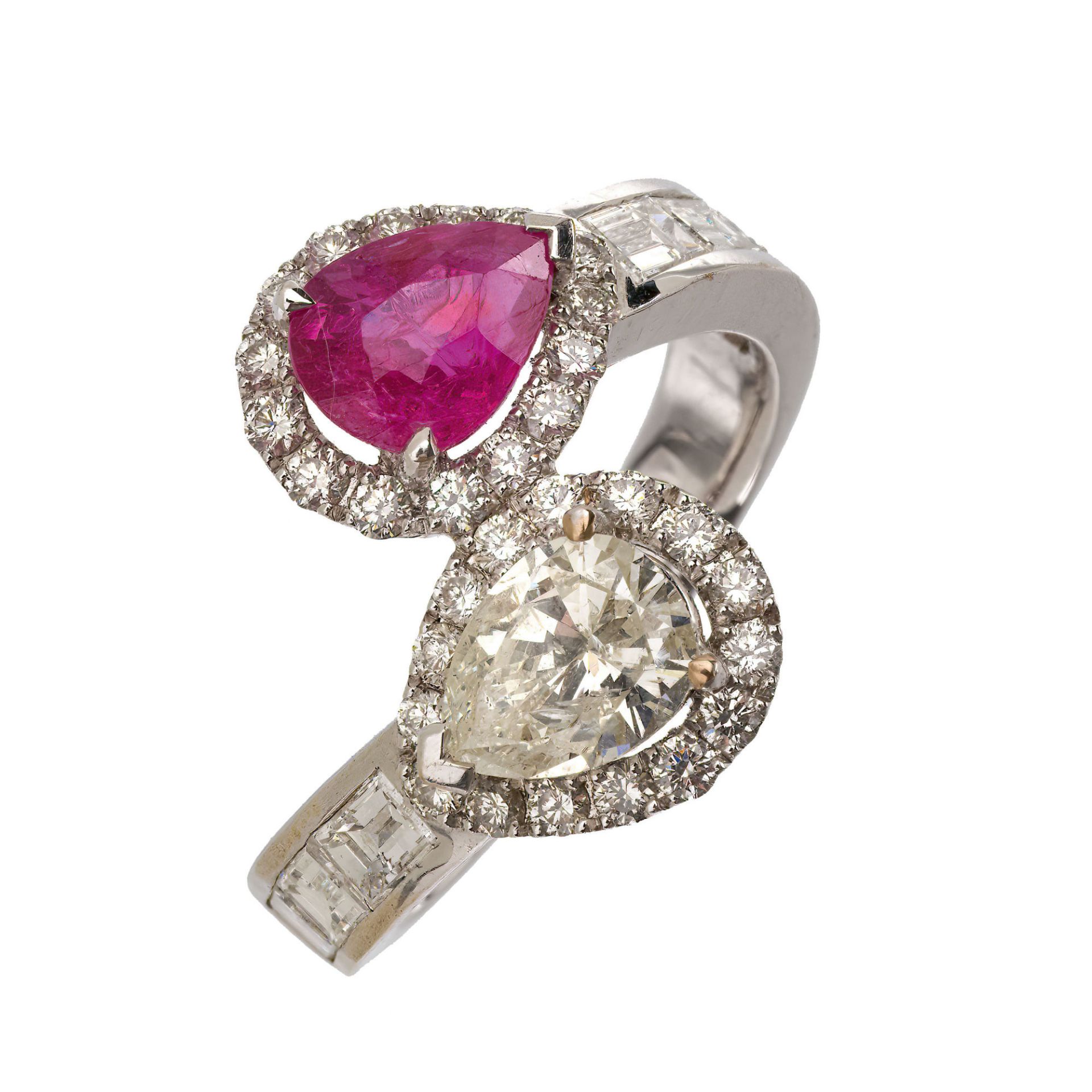 RUBIN-DIAMANT-RING / Ruby-diamond-ring 