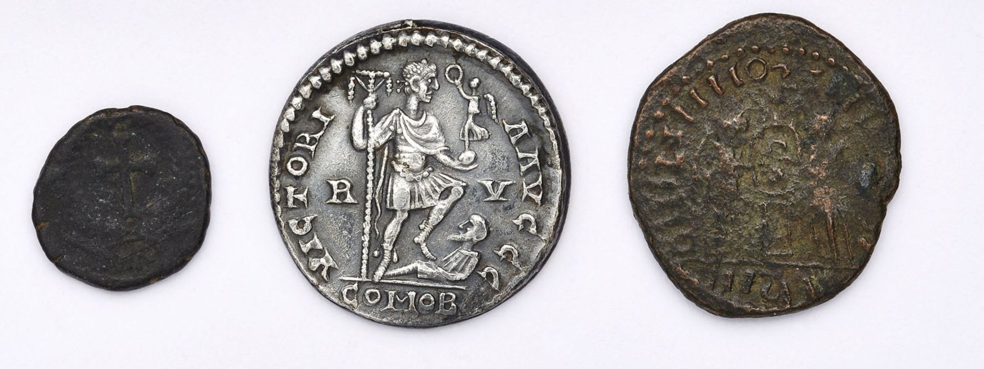 Konvolut v. 3 versch. antiken Münzen d. Röm. Kaiserzeit 5. Jh. n. Chr. - Bild 2 aus 2