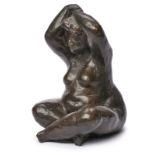 Bronze Wanda Pratschke: Sitzende, Arme erhoben, wohl Ende 20. Jh.