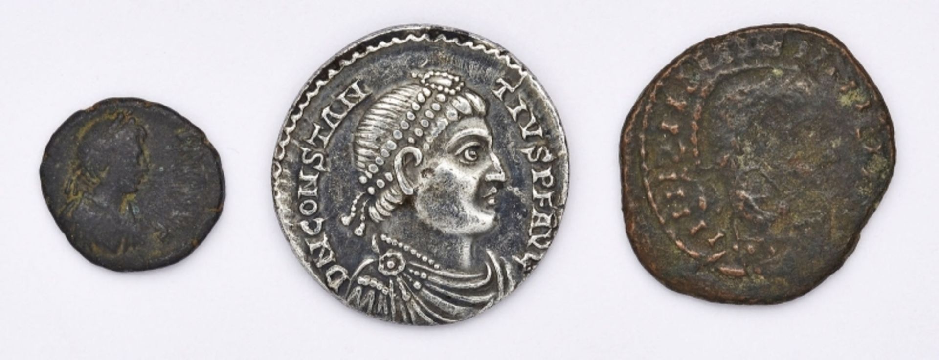 Konvolut v. 3 versch. antiken Münzen d. Röm. Kaiserzeit 5. Jh. n. Chr.