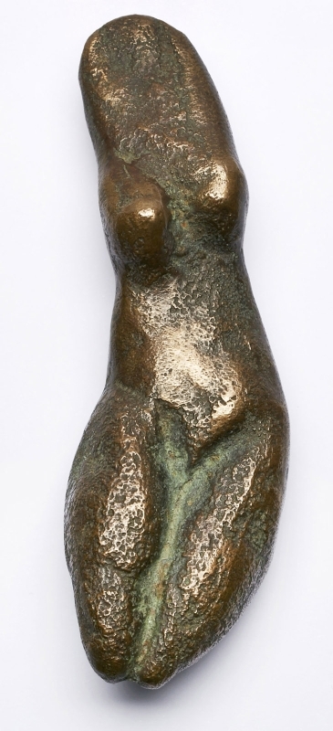 Kl. Bronze: Liegender Frauenakt, wohl um 1970.