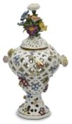 Potpourri-Vase, Meissen um 1750.