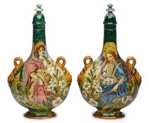 Paar Flaschen, Renaissance-Stil, Ginori wohl um 1900.