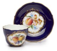 Mokkatasse mit UT "Früchtebouquets", Meissen um 1890.