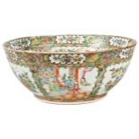 A LARGE CHINESE FAMILLE ROSE CANTON BOWL QING DYNASTY, 19TH CENTURY decorated in the typical palette