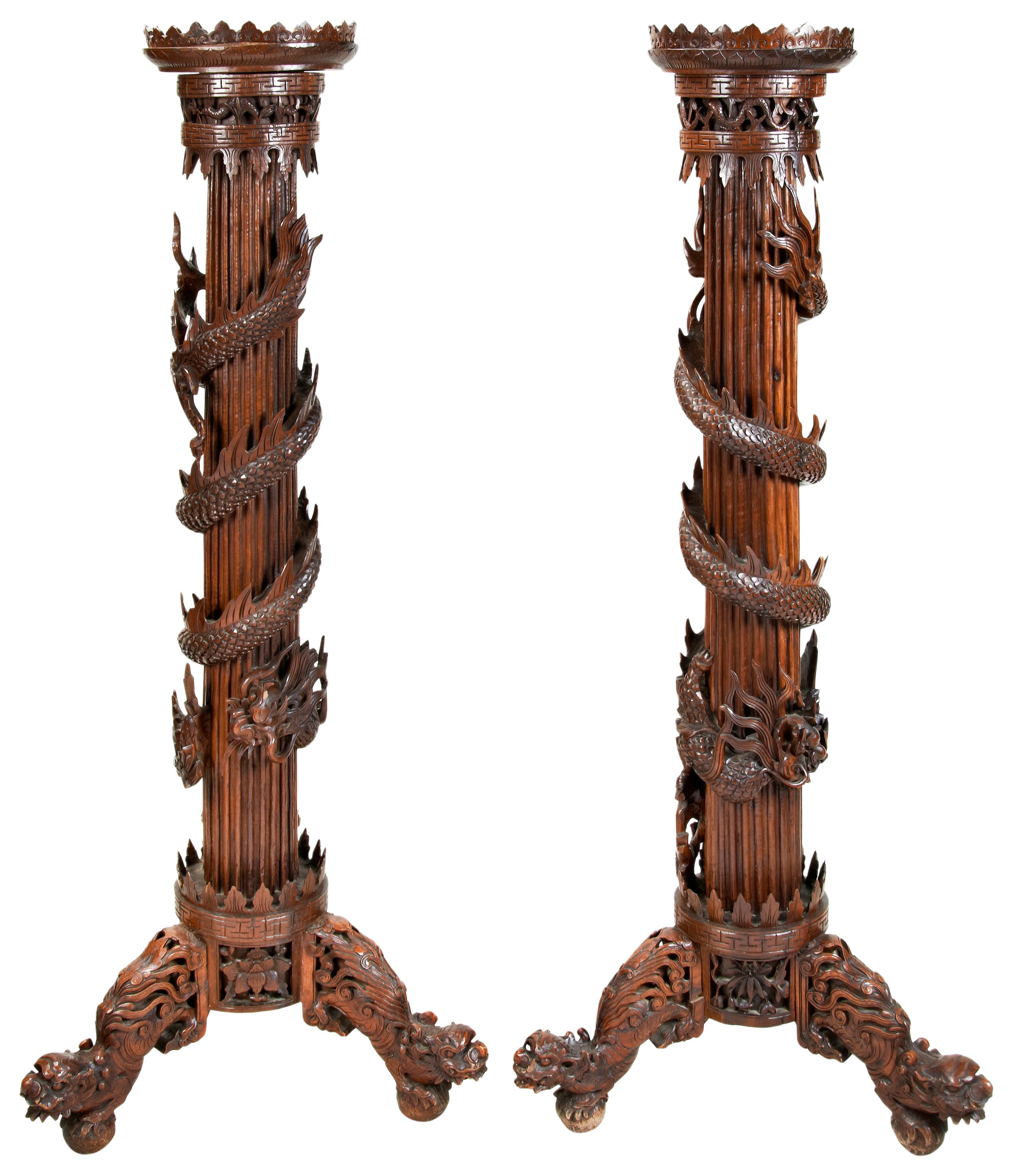 IMPRESSIVE PAIR OF DRAGON-CARVED HUANGHUALI STANDS QING DYNASTY, 19TH CENTURY the circular - Image 2 of 4