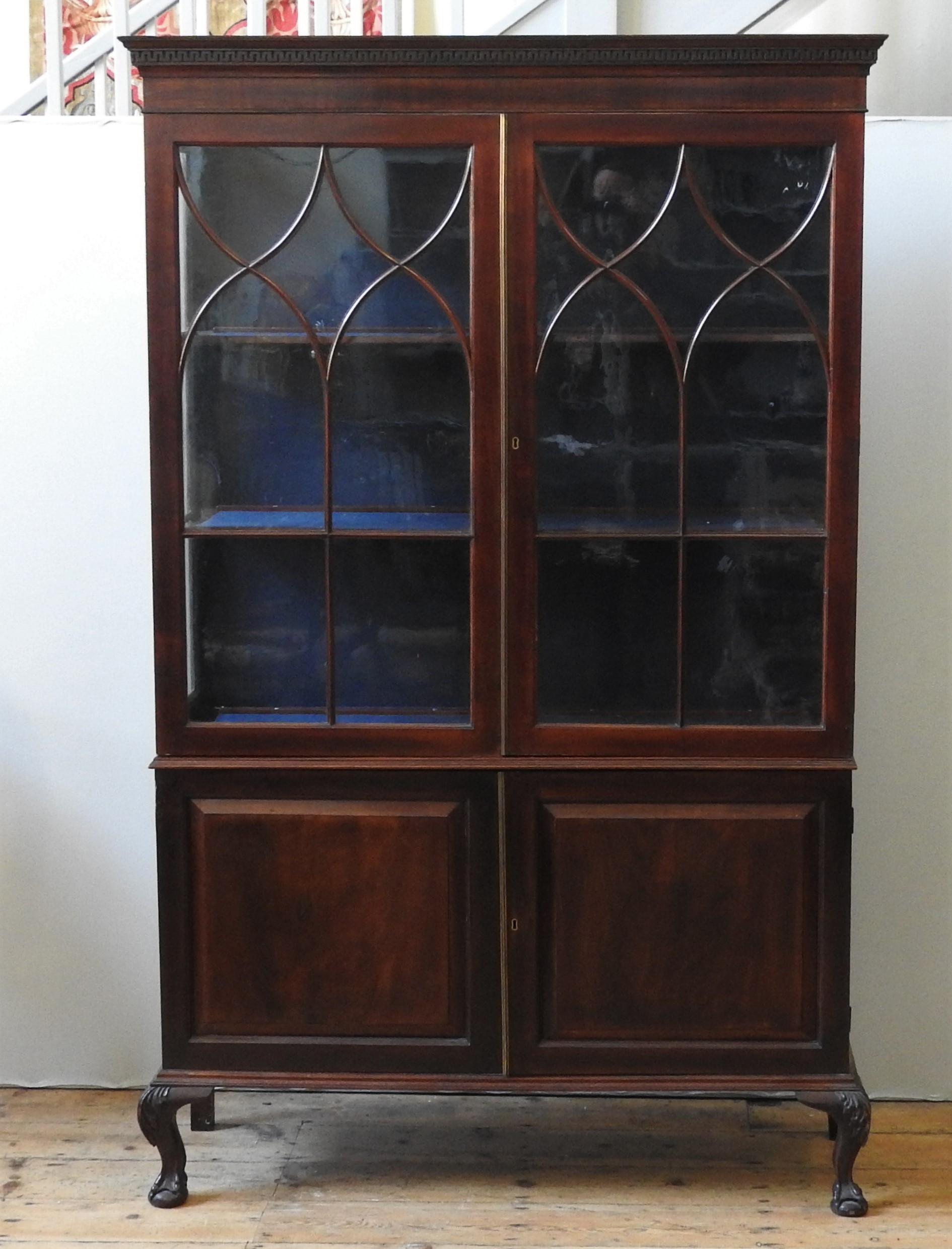 A 19TH CENTURY MAHOGANY VETRINE, in two sections, Greek key decorated cornice above two glazed - Image 2 of 3