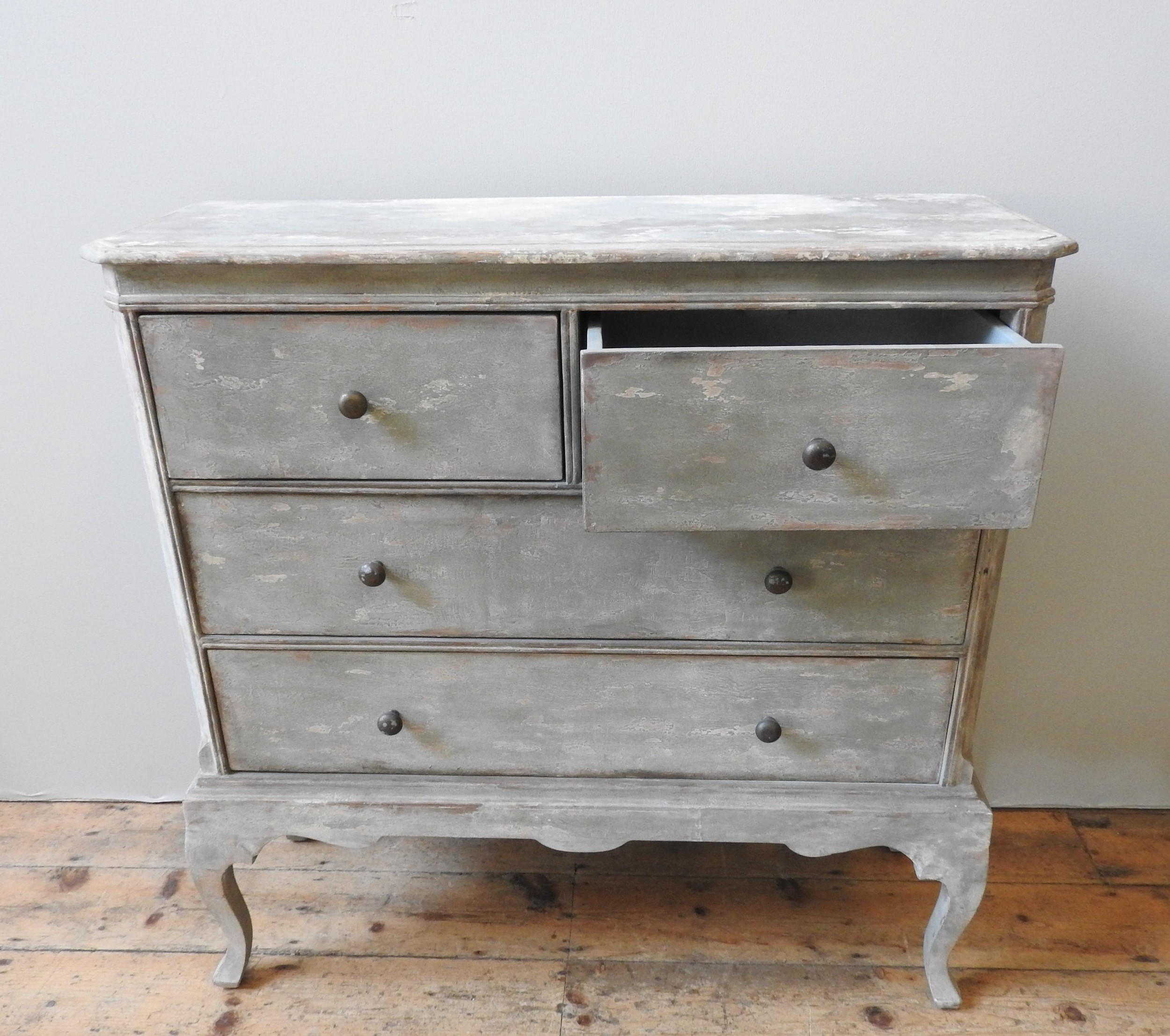A LAURA ASHLEY CHEST OF DRAWERS, Gustavian style with superb distressed paint finish, two short - Image 2 of 3