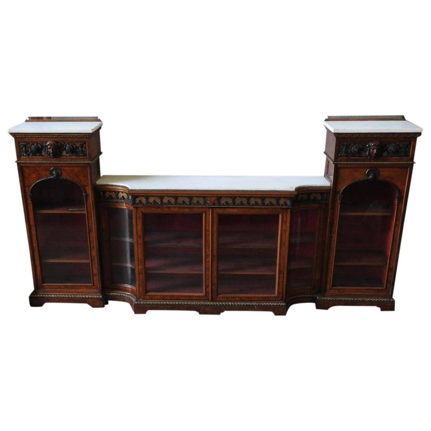 A 19TH CENTURY 'GILLOWS' MARBLE TOP WALNUT SIDEBOARD, a central break front cabinet section with