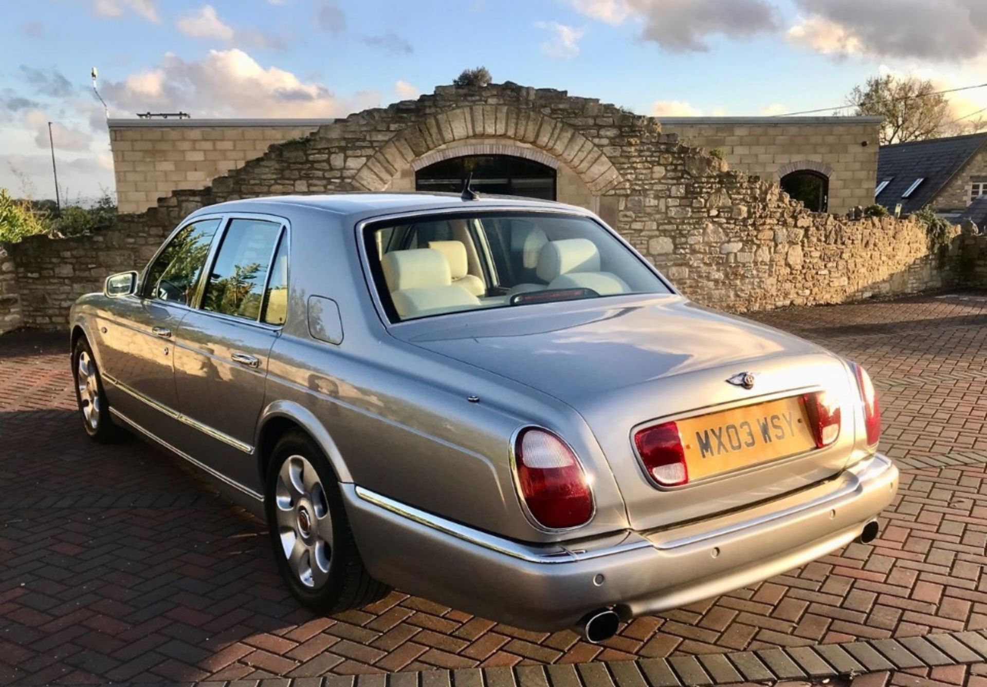2003 BENTLEY ARNAGE R Registration Number: MX03 WSY Chassis Number: TBA Recorded Mileage: 54,214 - Image 7 of 13