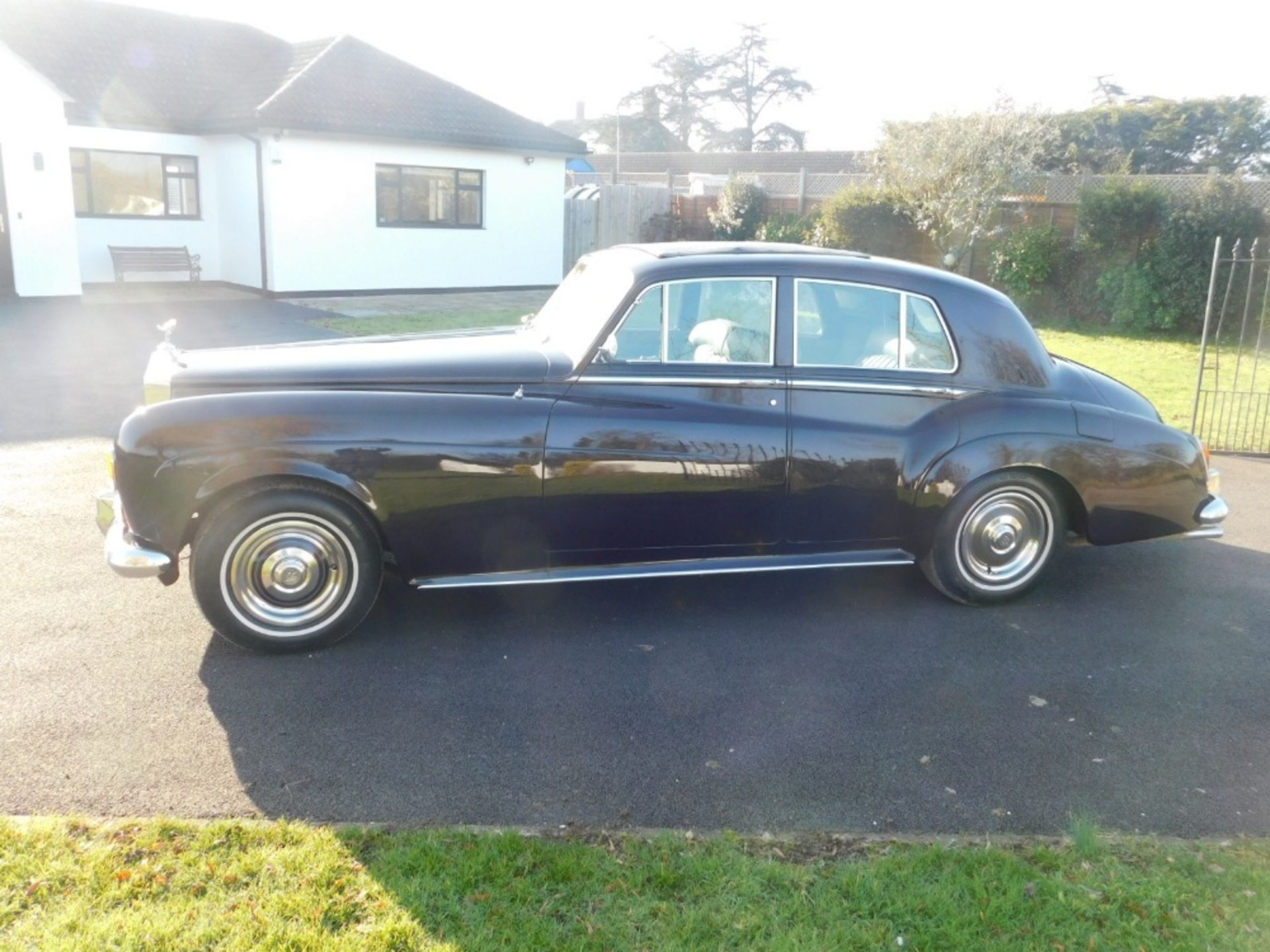 WE REGRET TO INFORM YOU THIS LOT HAS NOW BEEN WITHDRAWN 1964 ROLLS-ROYCE SILVER CLOUD III - Image 5 of 29