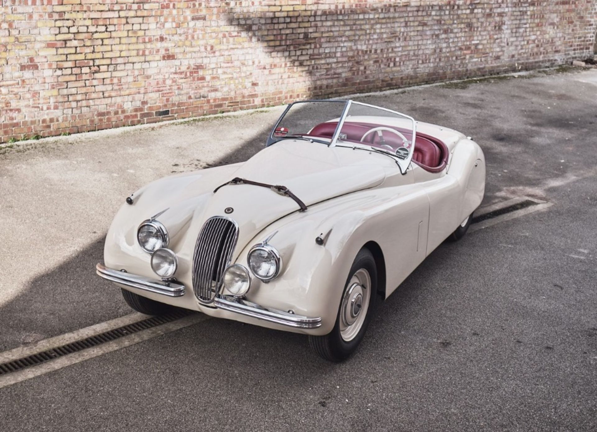 1953 JAGUAR XK120 SE OTS 'Roadster' Chassis Number: S674472  Registration Number: UK Registered - Image 3 of 36