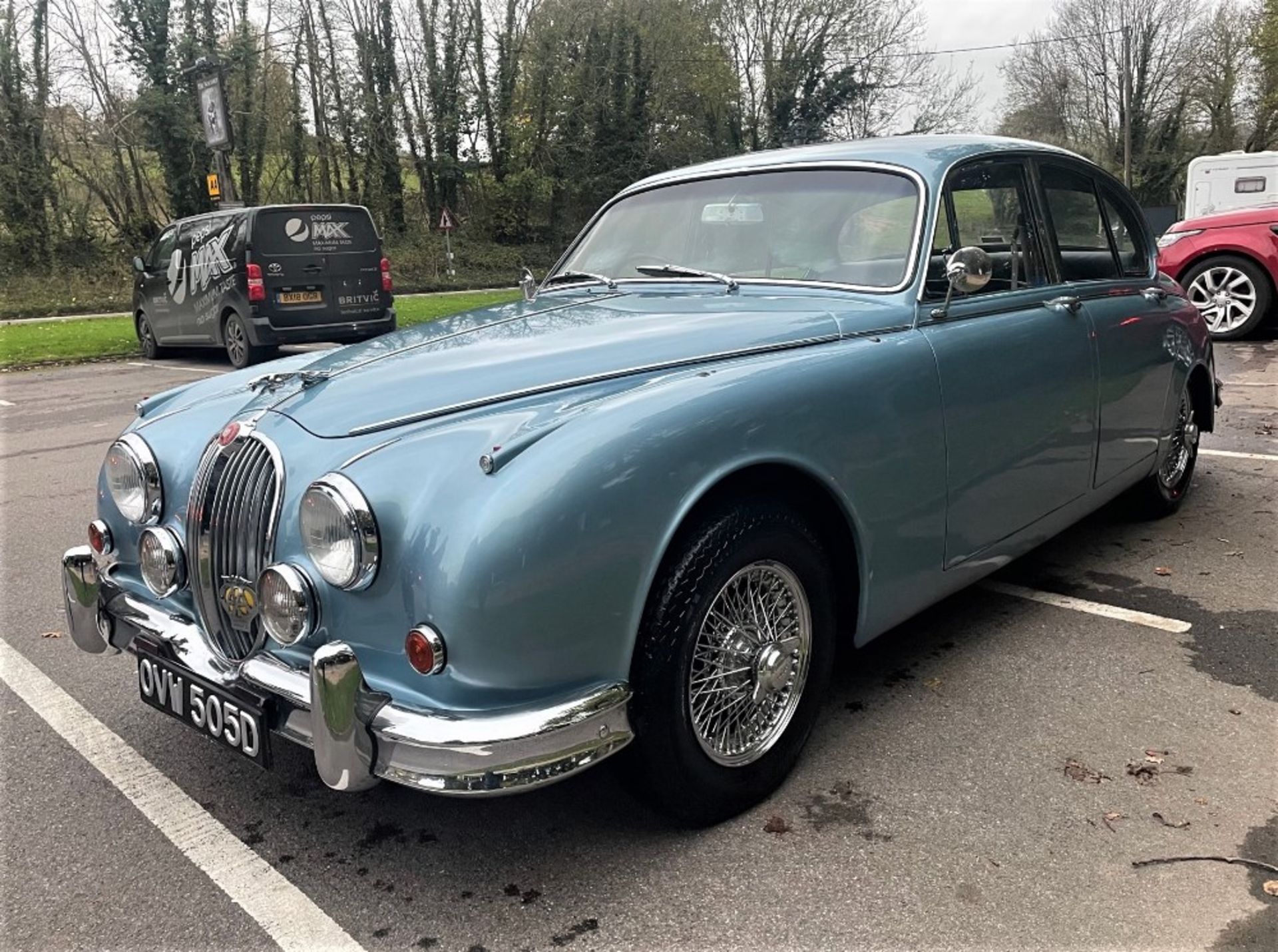 1965 JAGUAR MARK II 3.4 SALOON Registration Number: OVW 505D Chassis Number: 170007DN Recorded - Image 3 of 12