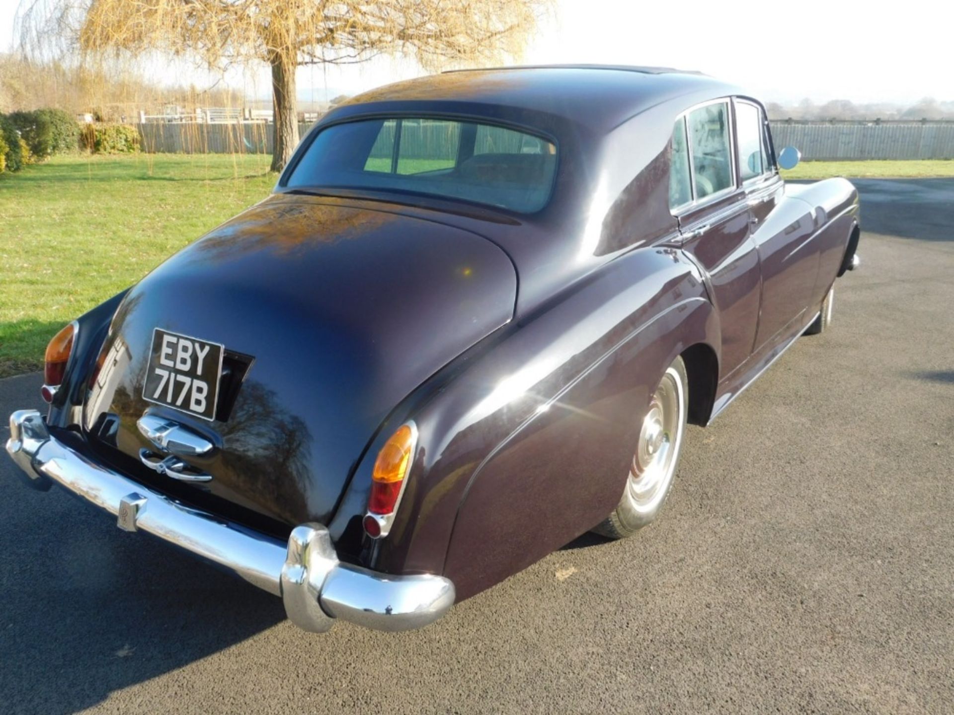 WE REGRET TO INFORM YOU THIS LOT HAS NOW BEEN WITHDRAWN 1964 ROLLS-ROYCE SILVER CLOUD III - Image 7 of 29
