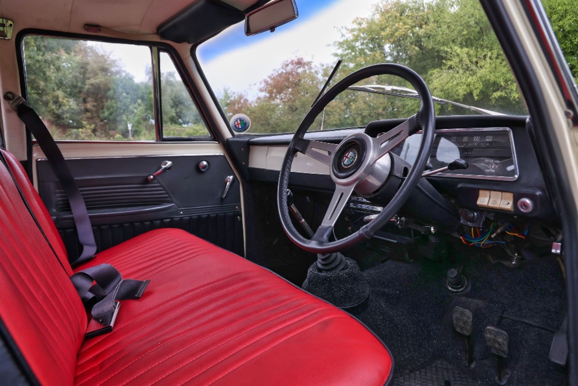 1963 ALFA-ROMEO GIULIA TI Registration Number: NWT 977A                  Chassis Number: AR725187 - Image 15 of 25