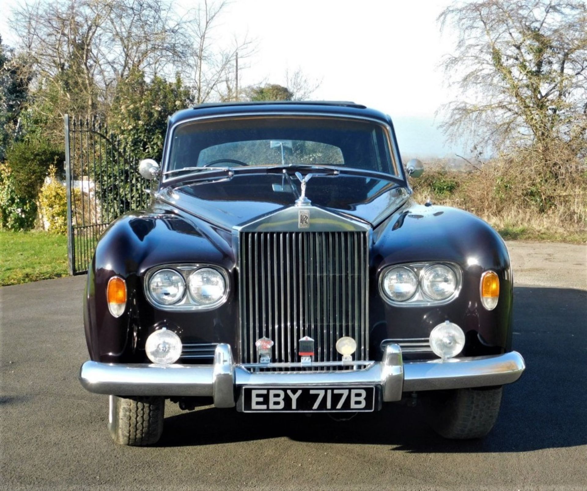 WE REGRET TO INFORM YOU THIS LOT HAS NOW BEEN WITHDRAWN 1964 ROLLS-ROYCE SILVER CLOUD III - Image 2 of 29