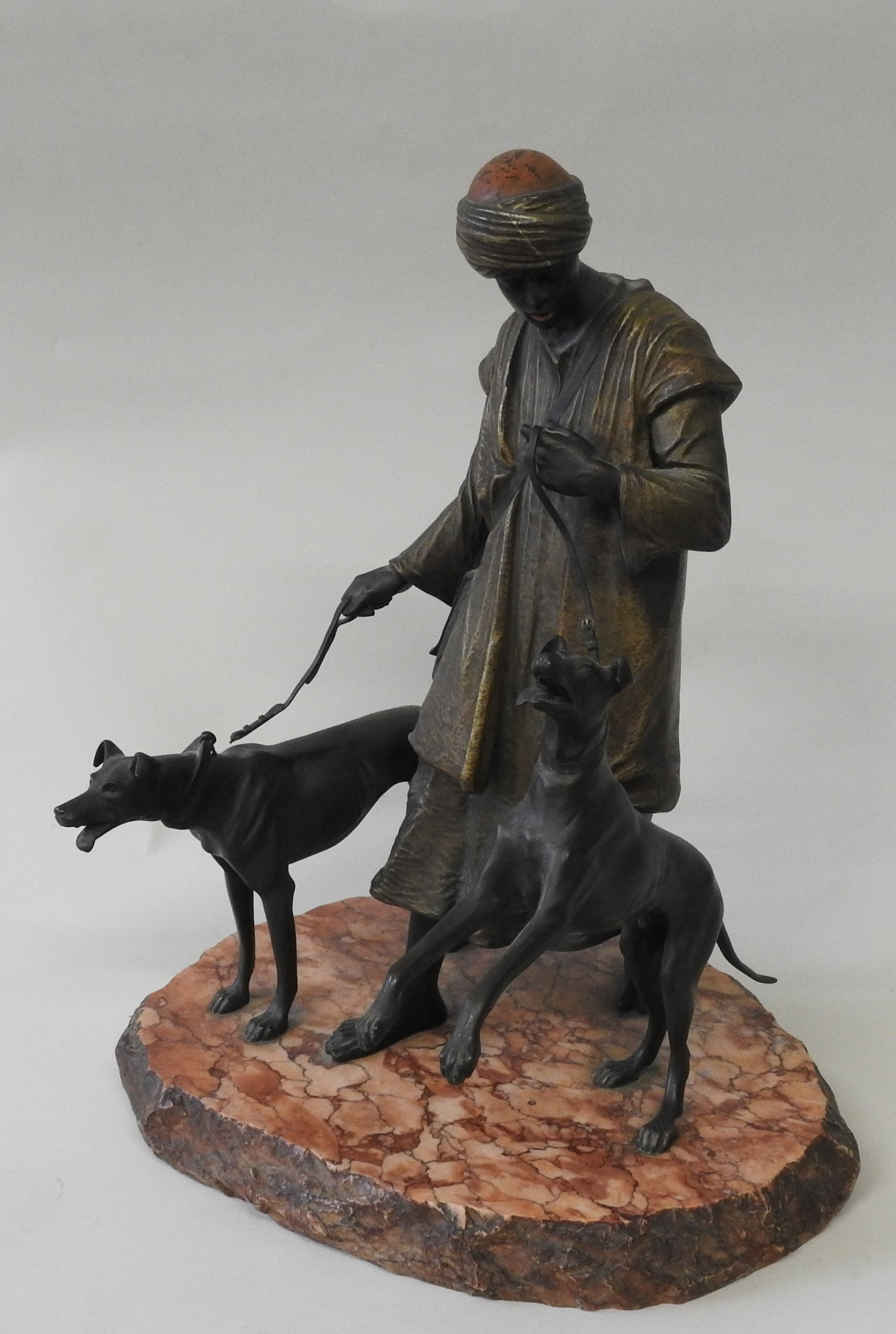 AFTER FRANZ XAVIER BERGMANN, A COLD PAINTED AND PATINATED BRONZE, depicting an arab figure with - Image 3 of 5