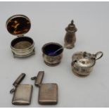 A SILVER CRUET SET, TWO SILVER VESTAS AND A SILVER & TORTOISESHELL RING BOX, EARLY 20TH CENTURY,