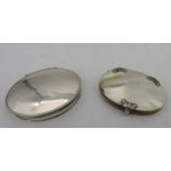 AN EARLY 18TH CENTURY SILVER PILL BOX AND A MOTHER OF PEARL LOOKING GLASS, the pill box of