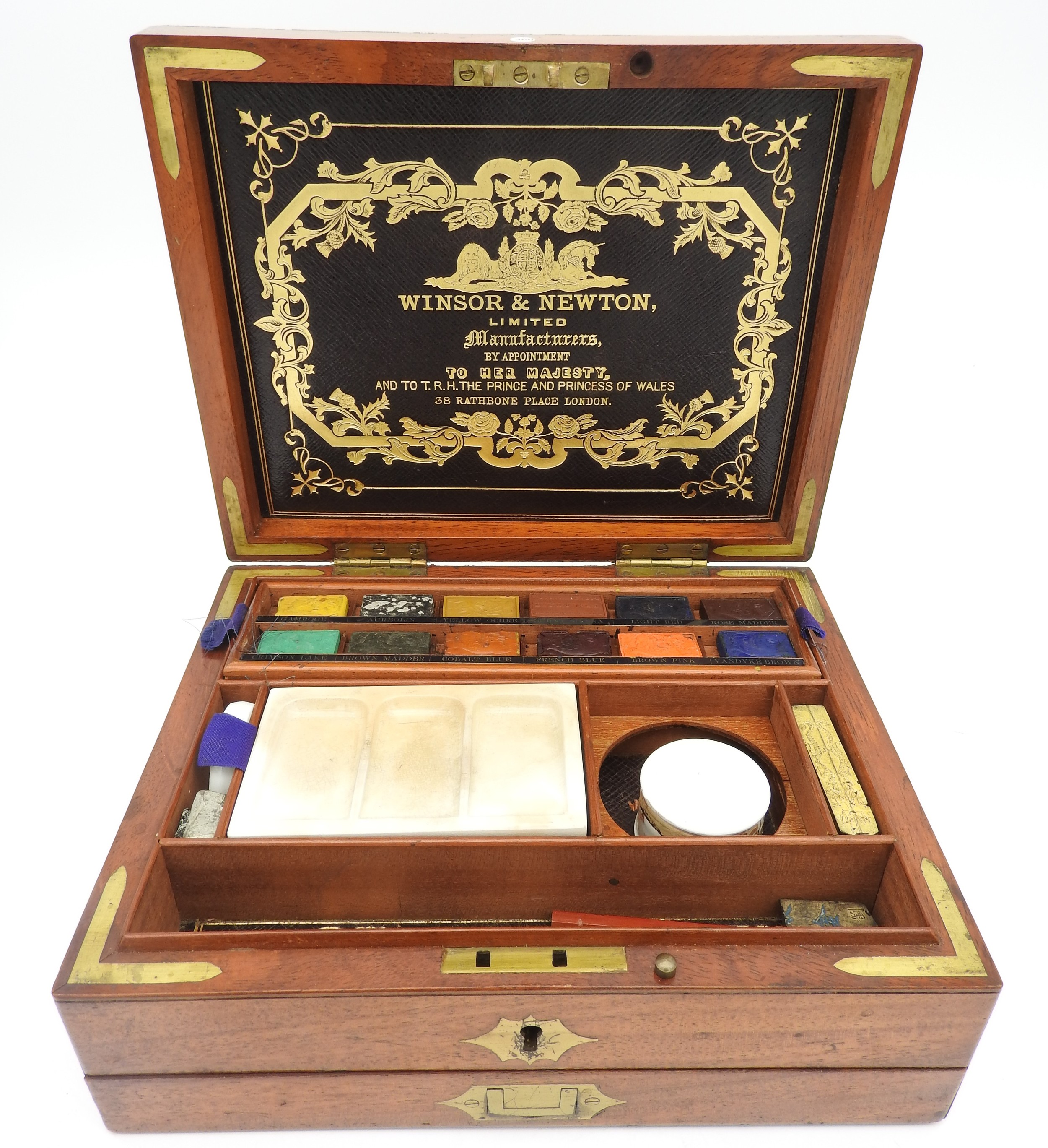 A 19TH CENTURY WINDSOR AND NEWTON MAHOGANY ARTIST'S BOX , CIRCA 1870, the hinged lid inset with