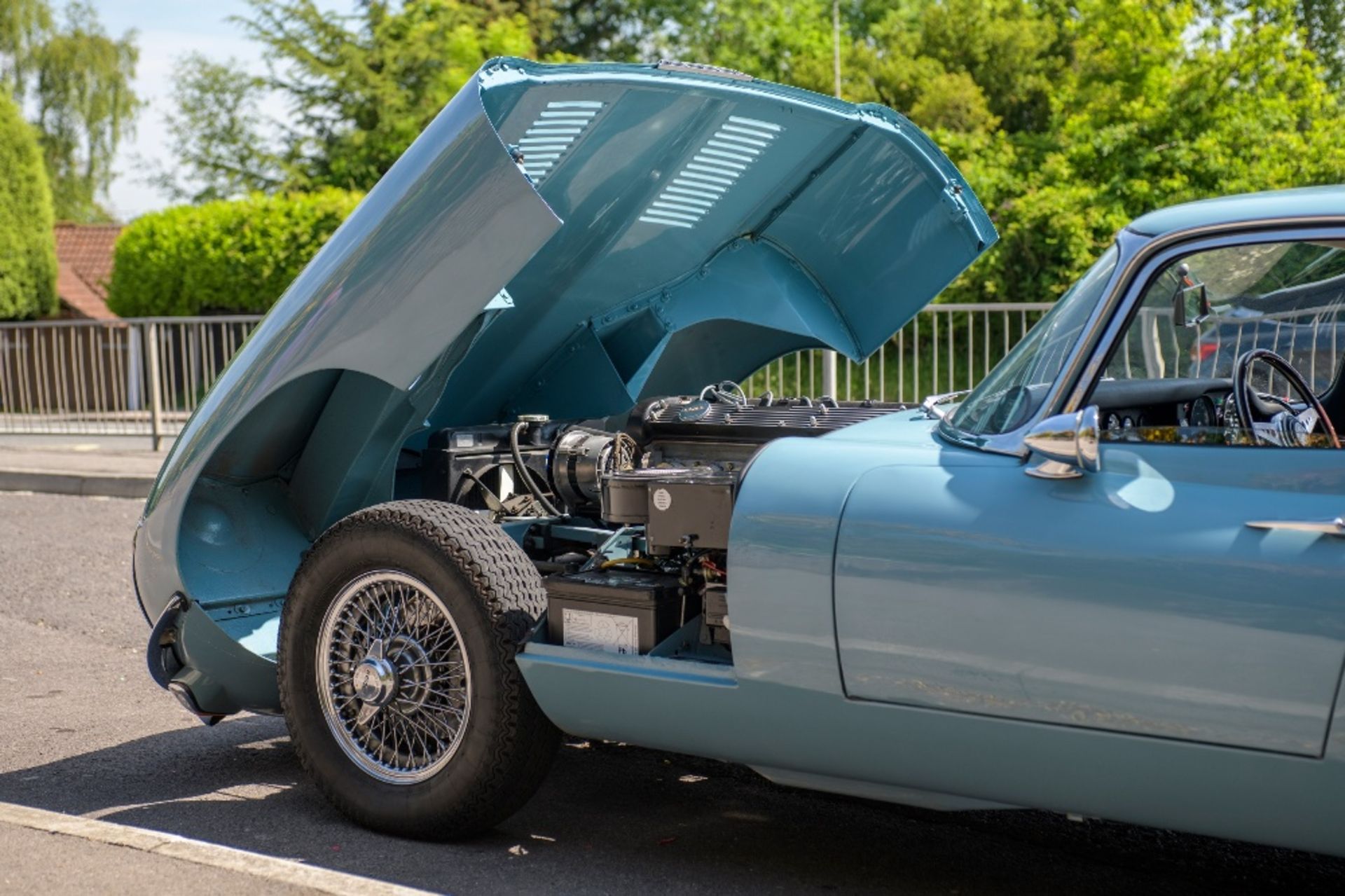 1970 JAGUAR E-TYPE SERIES II FIXED HEAD COUPE  Registration Number: MVW 352J Chassis Number: 1R20993 - Bild 17 aus 33