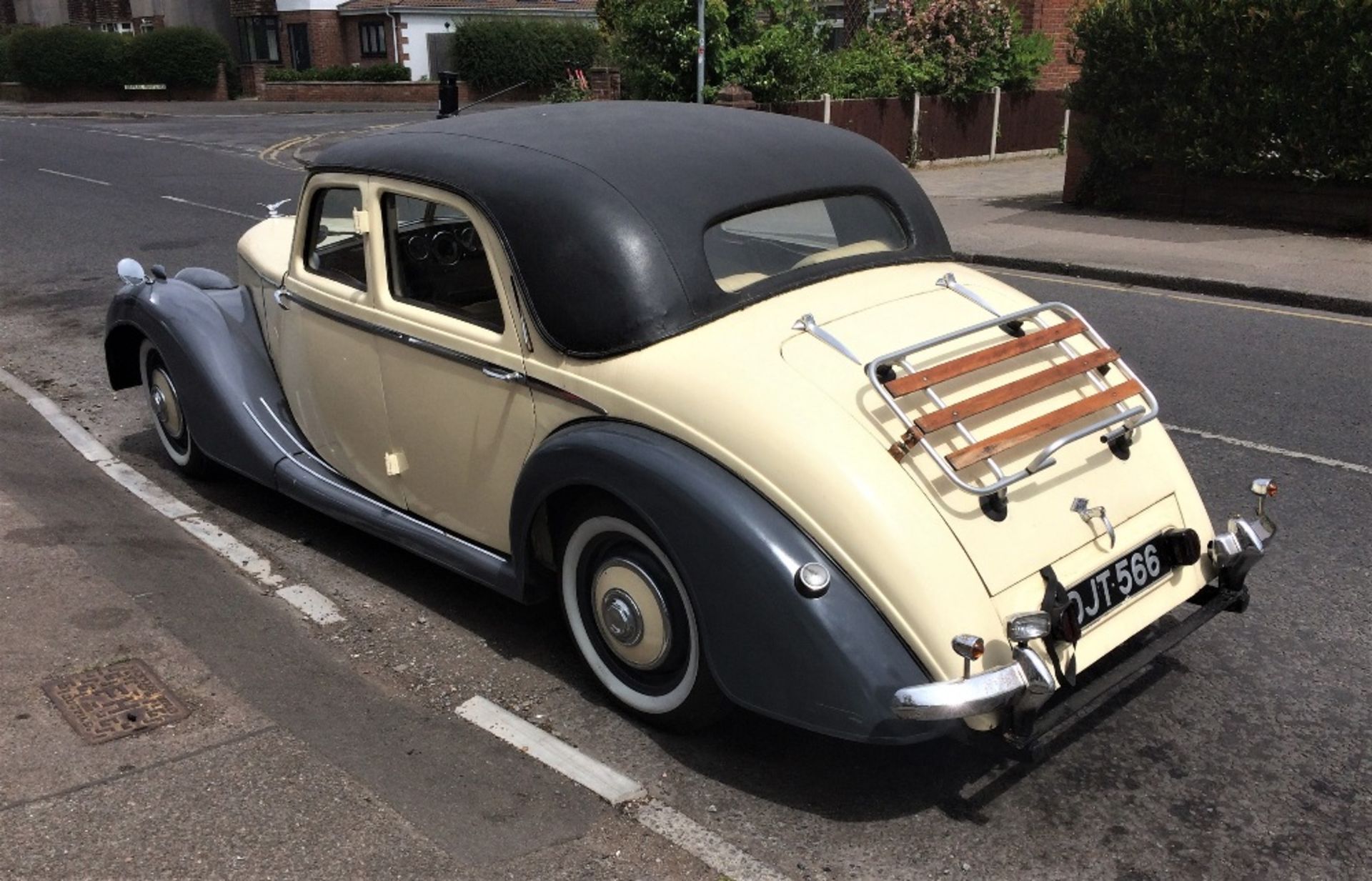 1949 RILEY RMA SALOON Registration Number: DJT 566 Chassis Number: 39516747 Recorded Mileage: TBA - Bild 3 aus 6