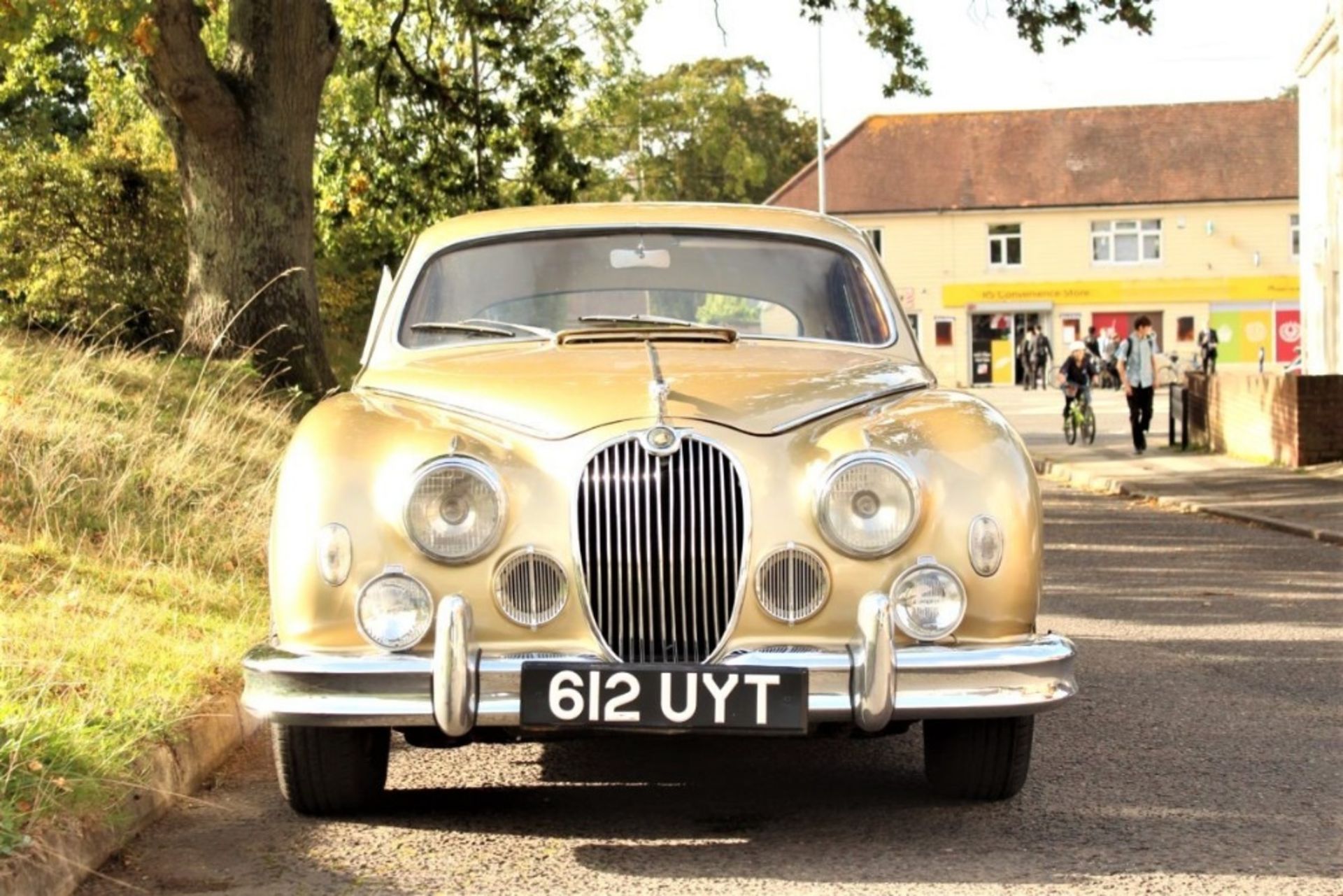 1958 JAGUAR ‘MARK 1’ 2.4 LITRE SALOON Registration Number: 612 UYT Chassis Number: S912121 - Image 6 of 13