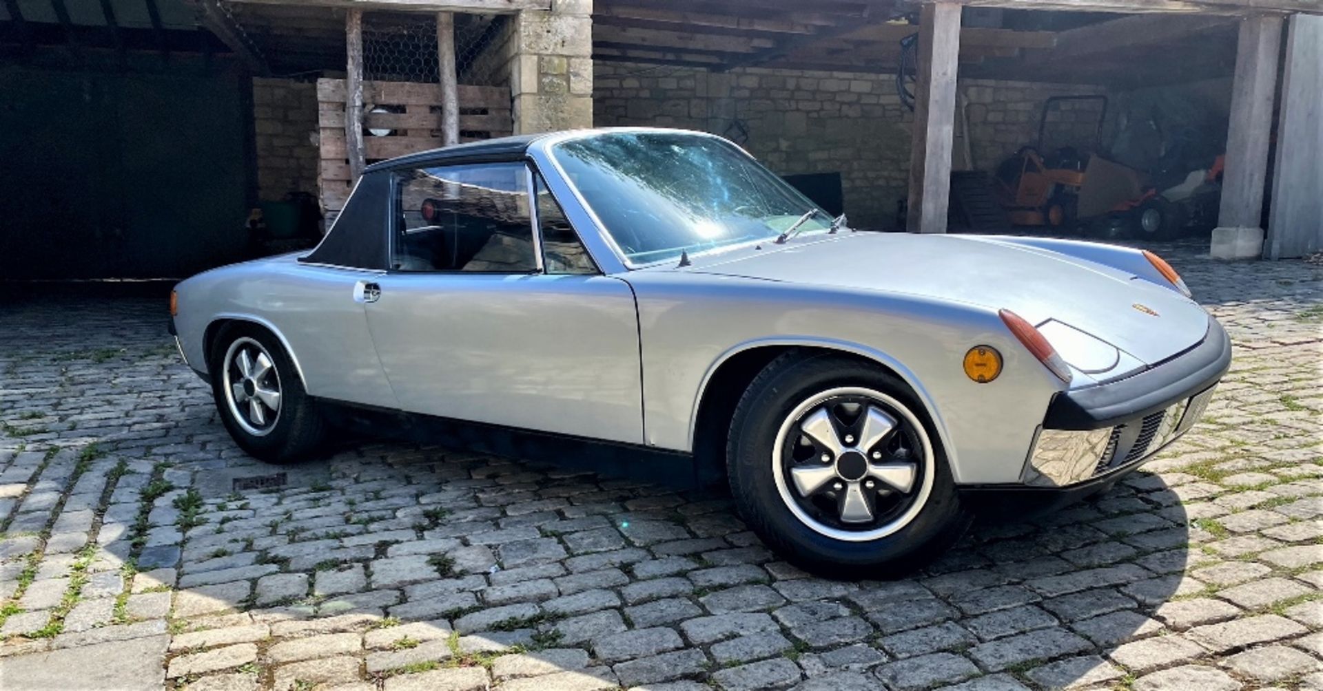 1975 PORSCHE 914 Registration Number: JHU 93N Chassis Number: 4752908006 Recorded Mileage: 100,914