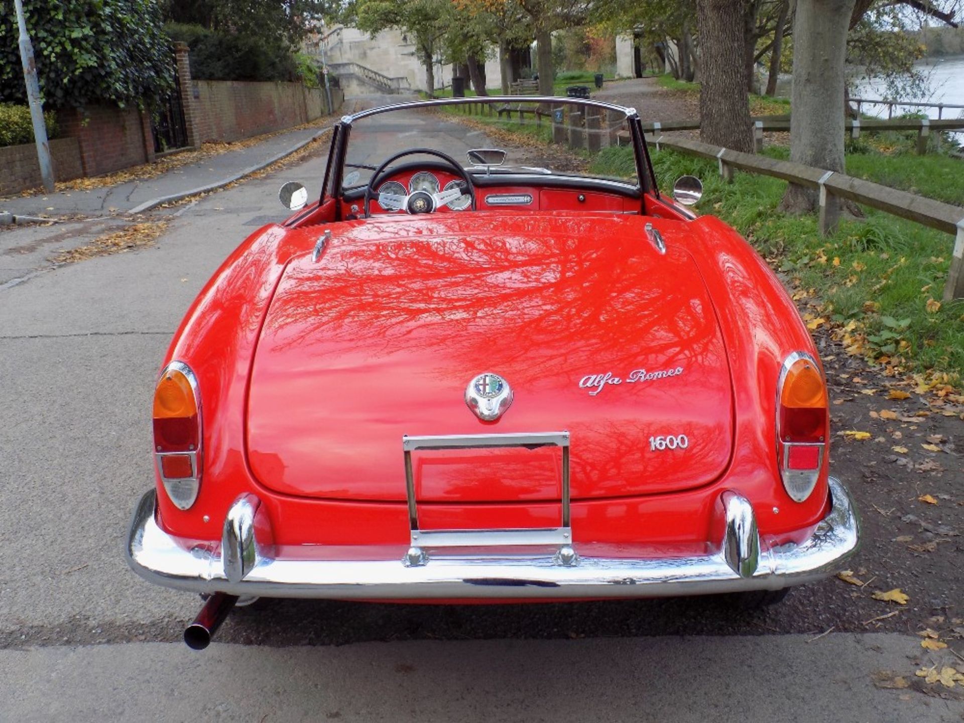 1964 ALFA-ROMEO GIULIA (101) SPIDER Registration Number: DAP 534B Chassis Number: AR 378844 Recorded - Bild 7 aus 18