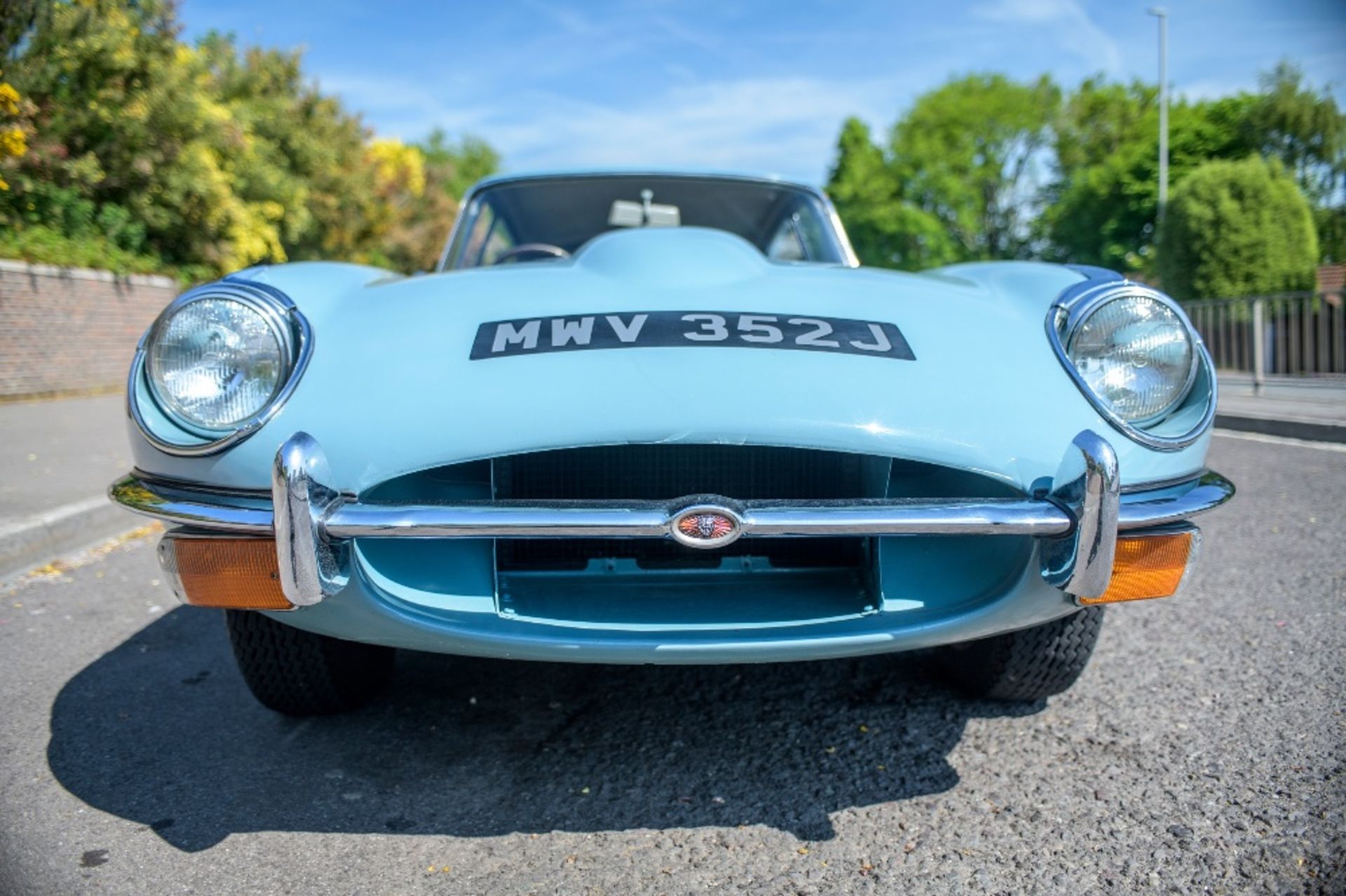 1970 JAGUAR E-TYPE SERIES II FIXED HEAD COUPE  Registration Number: MVW 352J Chassis Number: 1R20993 - Bild 8 aus 33