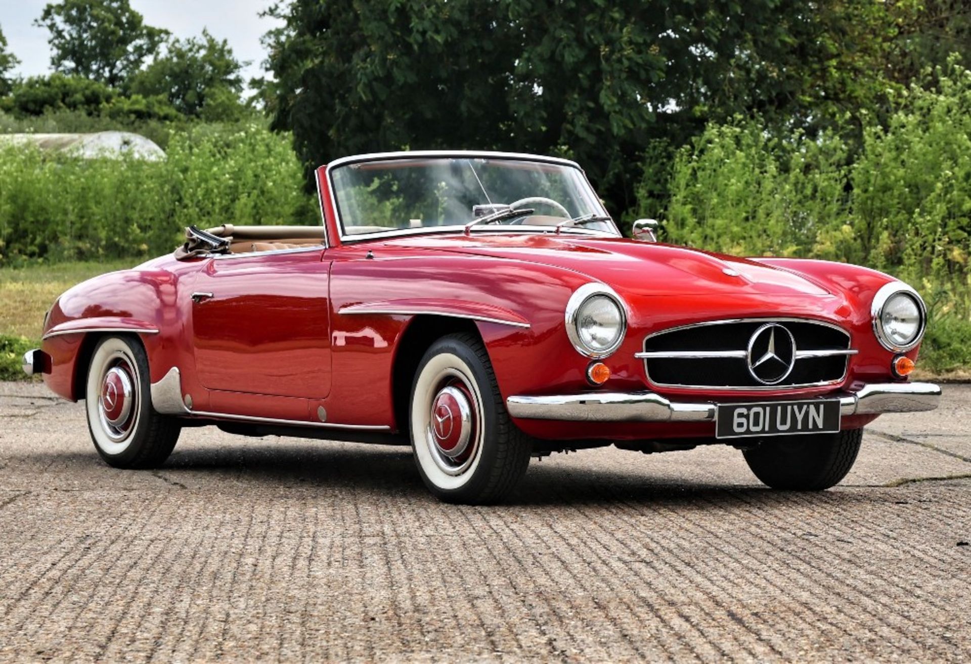 1958 MERCEDES-BENZ 190SL Registration Number: 601 UYN Chassis Number: 121.040.8500635 Recorded