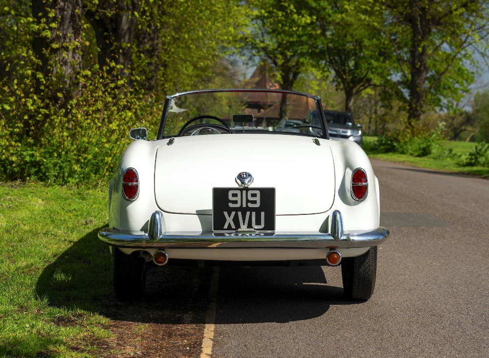 1958 ALFA-ROMEO GIULIETTA SPIDER Registration Number: 919 XVU            Chassis Number: AR 1495 - Image 7 of 23