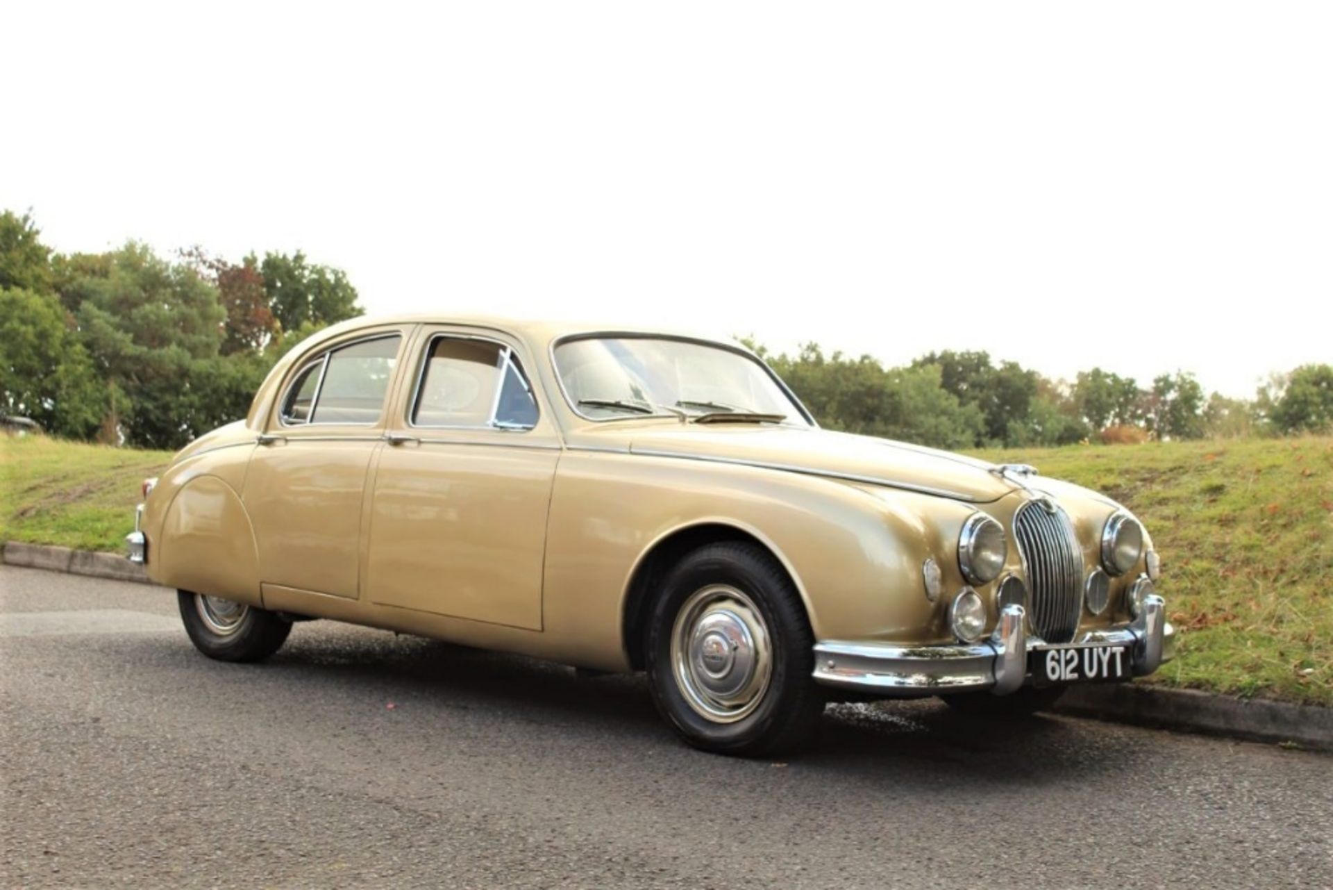 1958 JAGUAR ‘MARK 1’ 2.4 LITRE SALOON Registration Number: 612 UYT Chassis Number: S912121 - Bild 2 aus 13