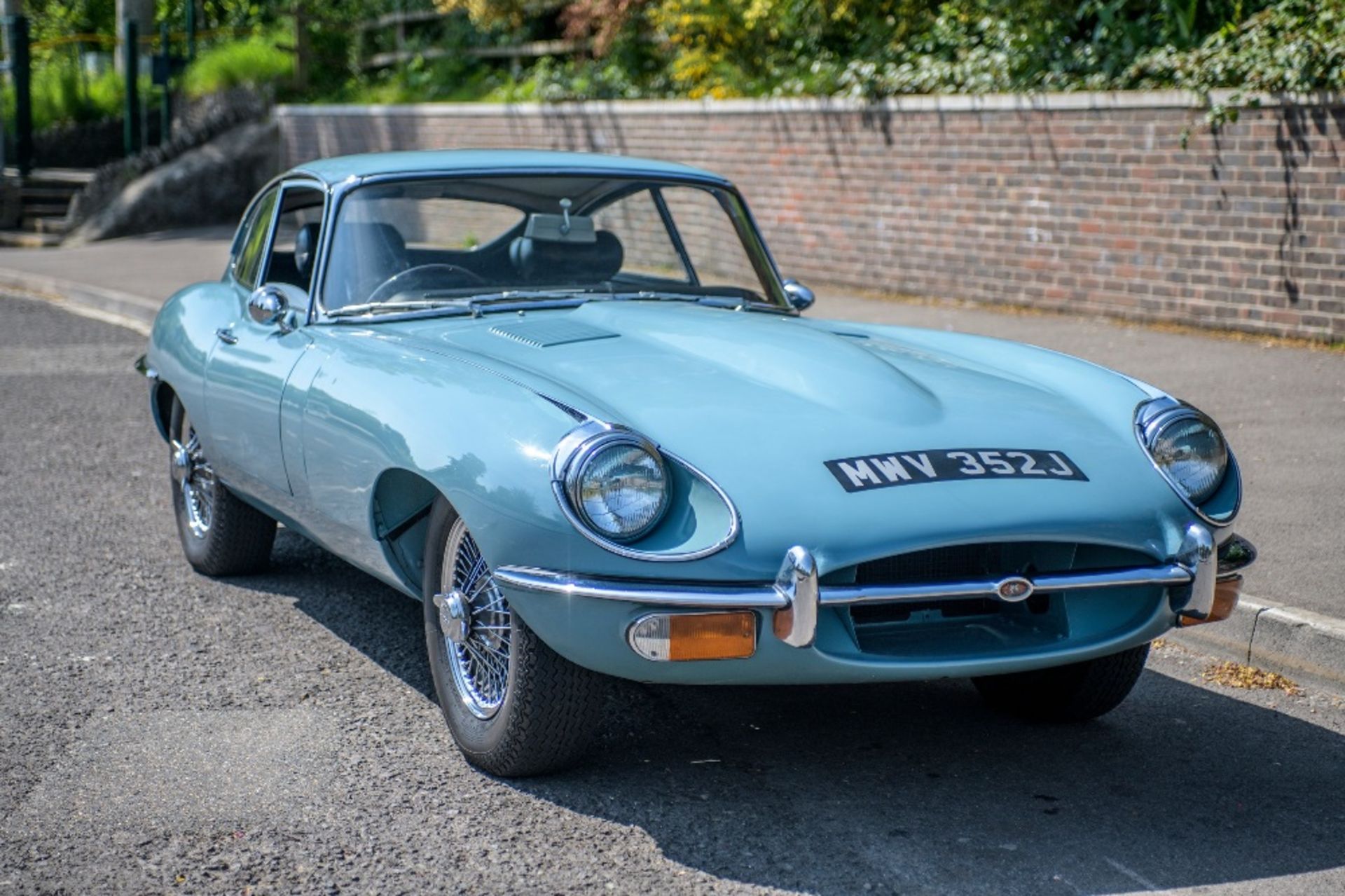 1970 JAGUAR E-TYPE SERIES II FIXED HEAD COUPE  Registration Number: MVW 352J Chassis Number: 1R20993 - Bild 10 aus 33