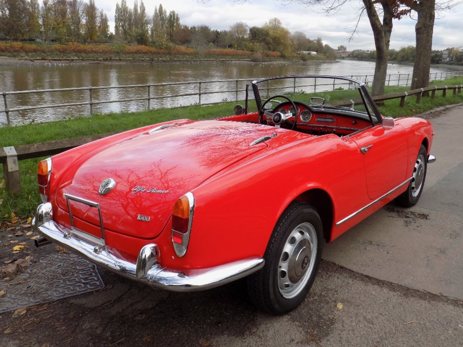 1964 ALFA-ROMEO GIULIA (101) SPIDER Registration Number: DAP 534B Chassis Number: AR 378844 Recorded - Bild 5 aus 18