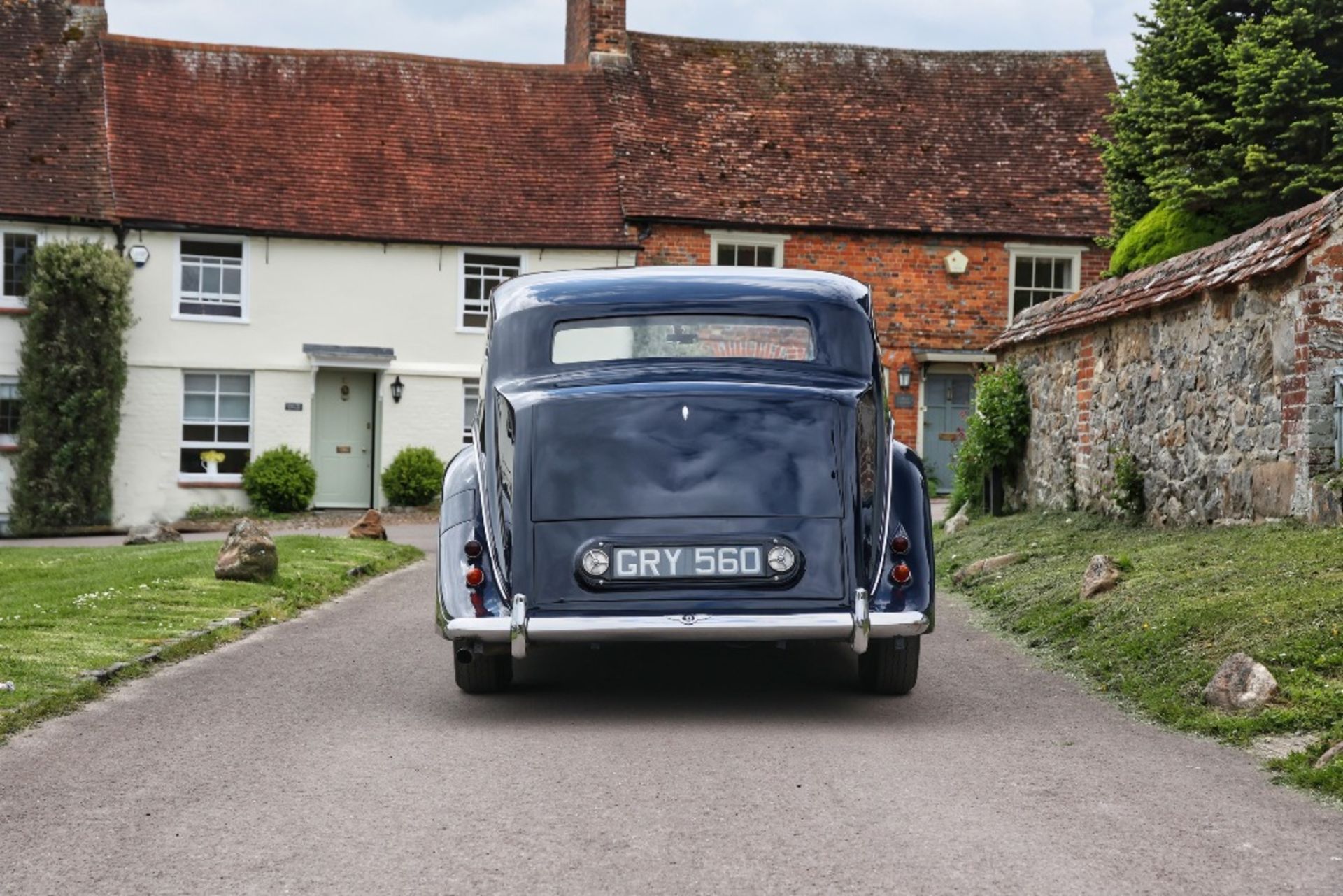 1950 BENTLEY MARK VI SIX LIGHT SALOON BY FREESTONE AND WEBB Registration Number: GRY 560 Chassis - Image 8 of 34