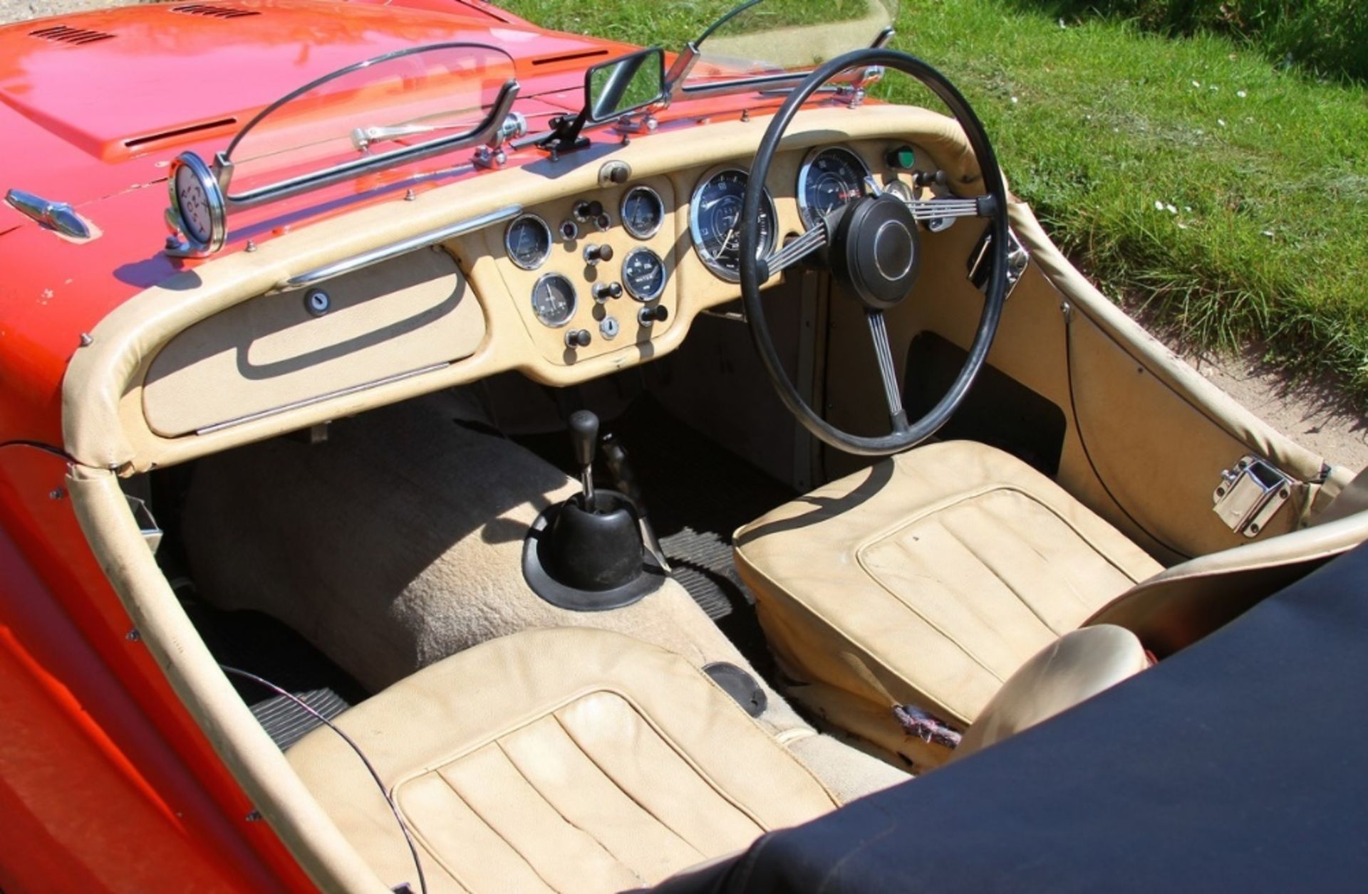 1955 TRIUMPH TR2 Registration Number: 498 UYN Chassis Number: TS/6692-O  Recorded Mileage: c.75, - Bild 3 aus 8