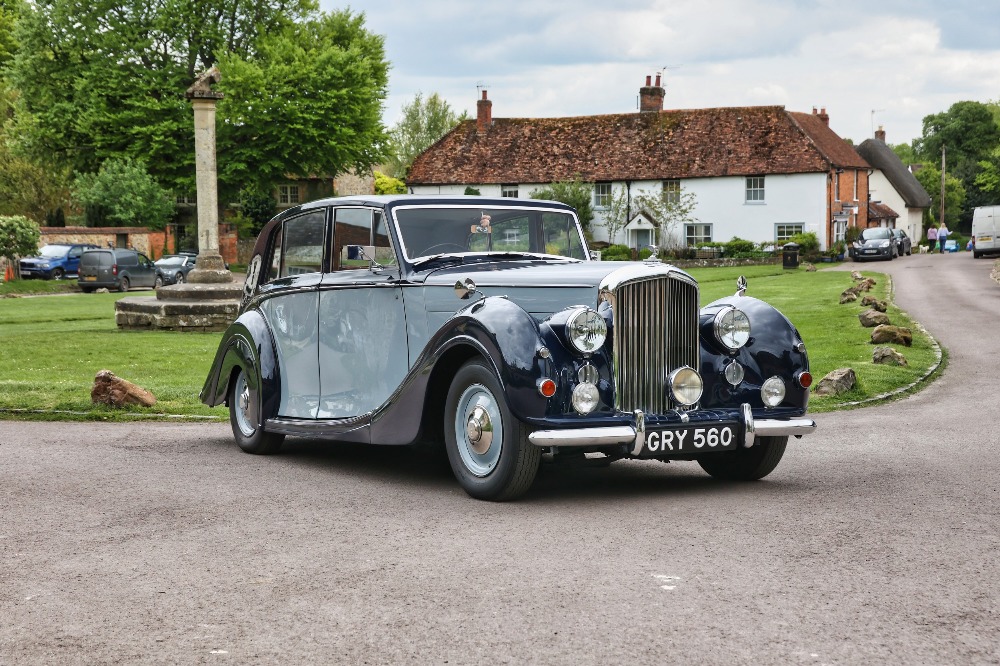 1950 BENTLEY MARK VI SIX LIGHT SALOON BY FREESTONE AND WEBB Registration Number: GRY 560 Chassis - Image 2 of 34